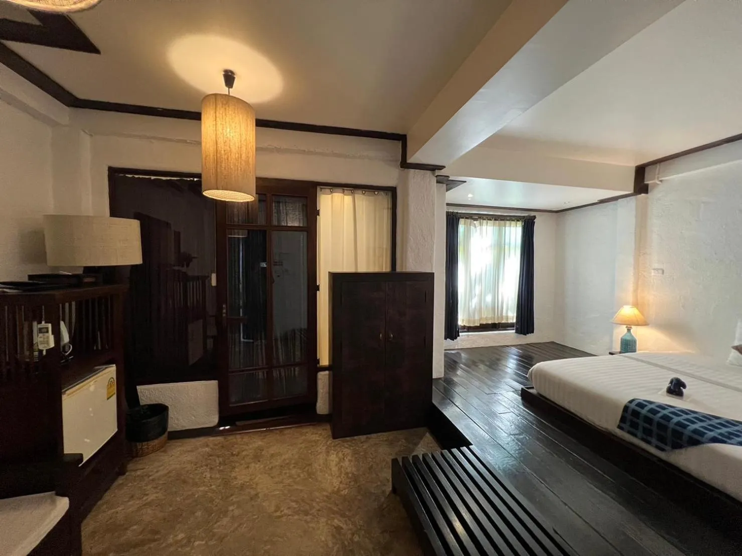 Property building, Bed in Banthai Village