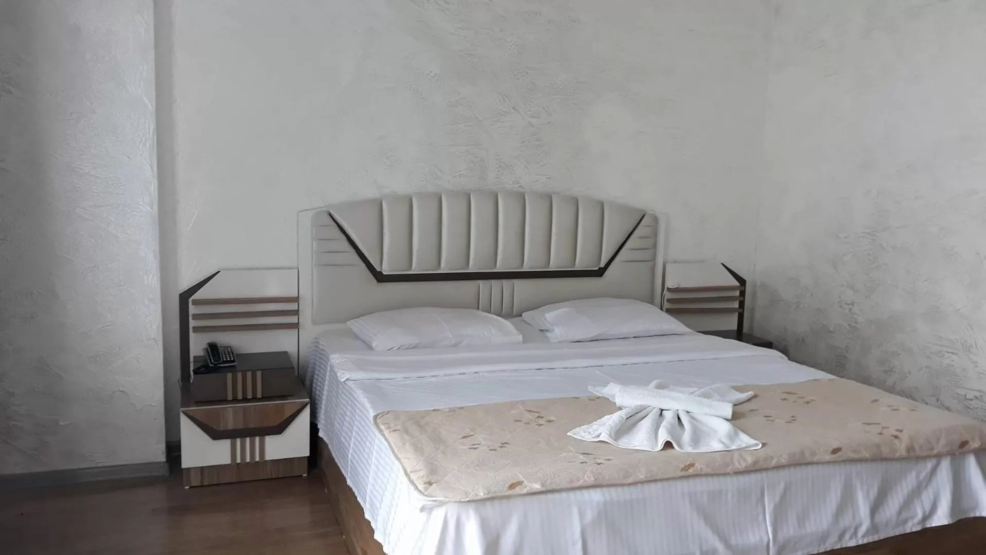 Bedroom, Bed in Hotel Royal Palace