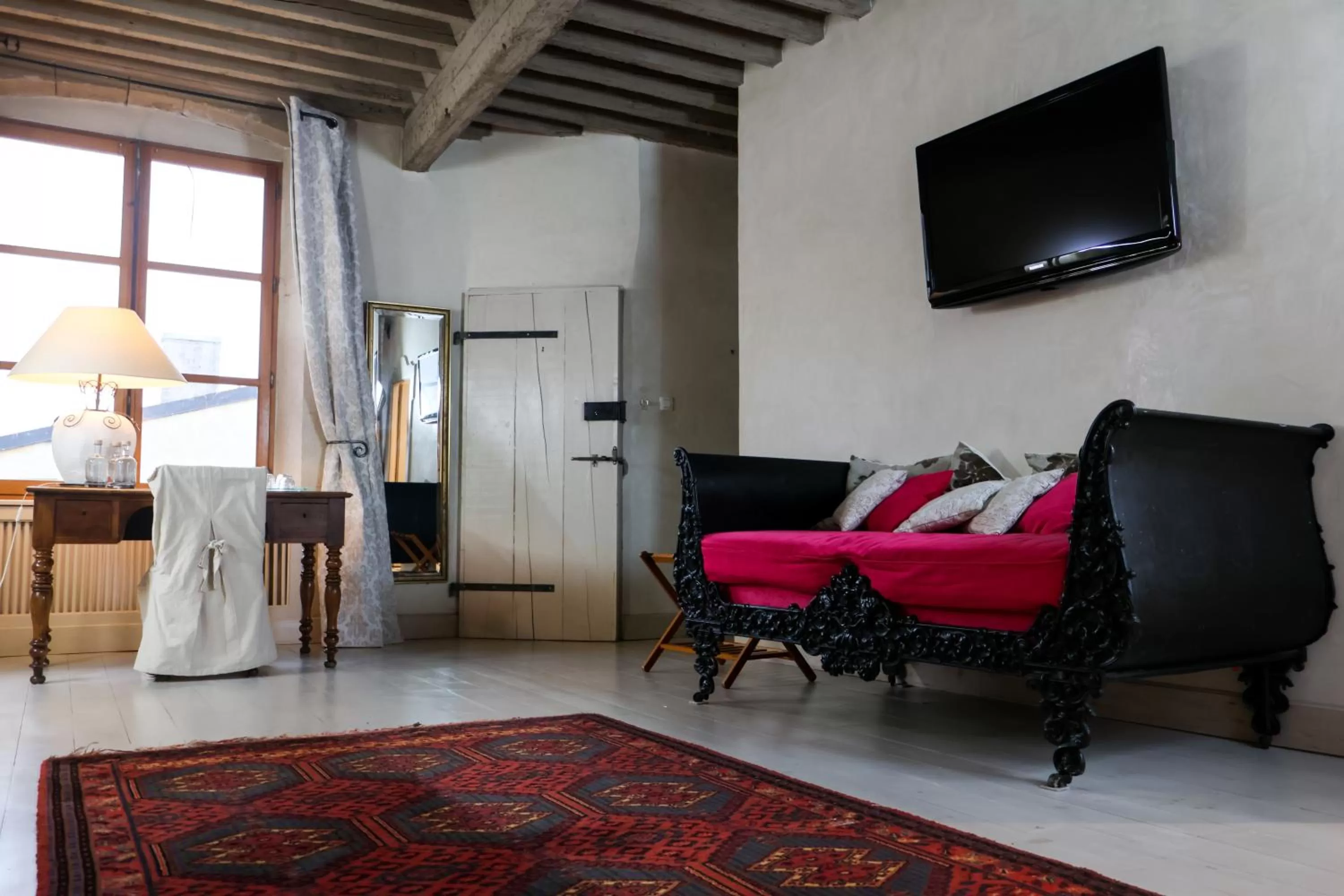 Photo of the whole room in Maison de la Pra