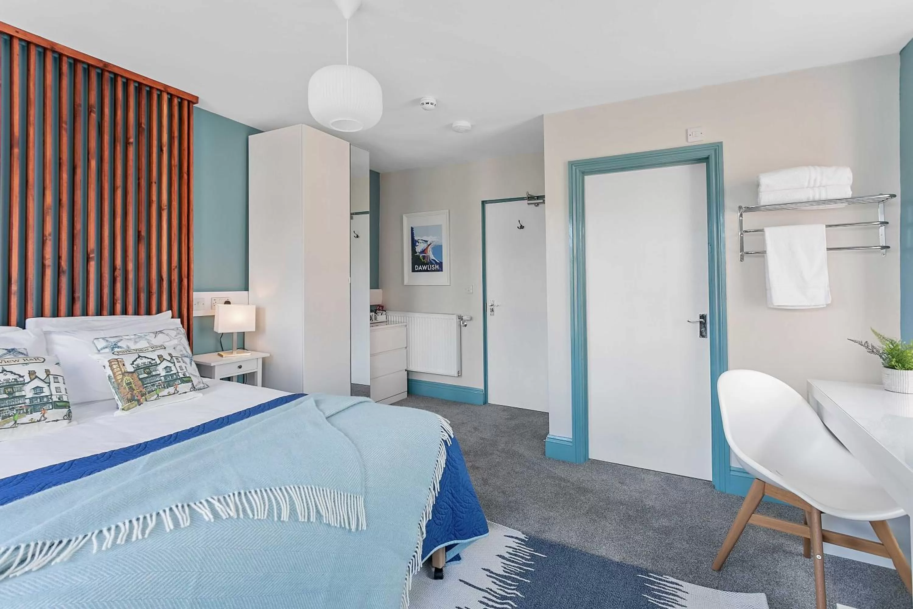 Bed in Park View R & R - Adult Only - Self-Catering - Free Parking - EV Point