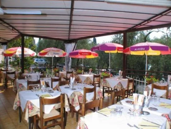 Restaurant/places to eat in Hotel Rabay