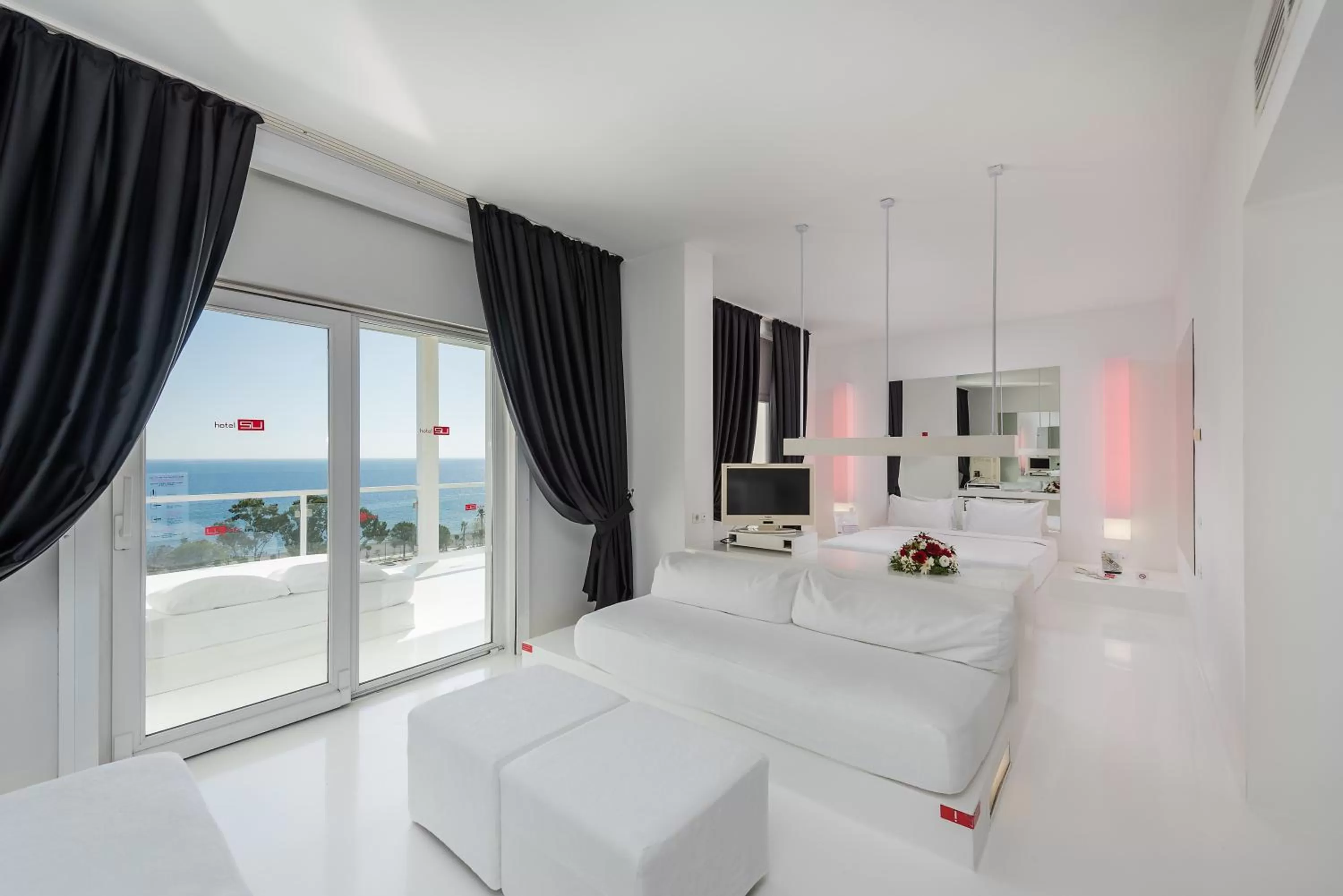 Family Room with Sea View in Hotel SU & Aqualand