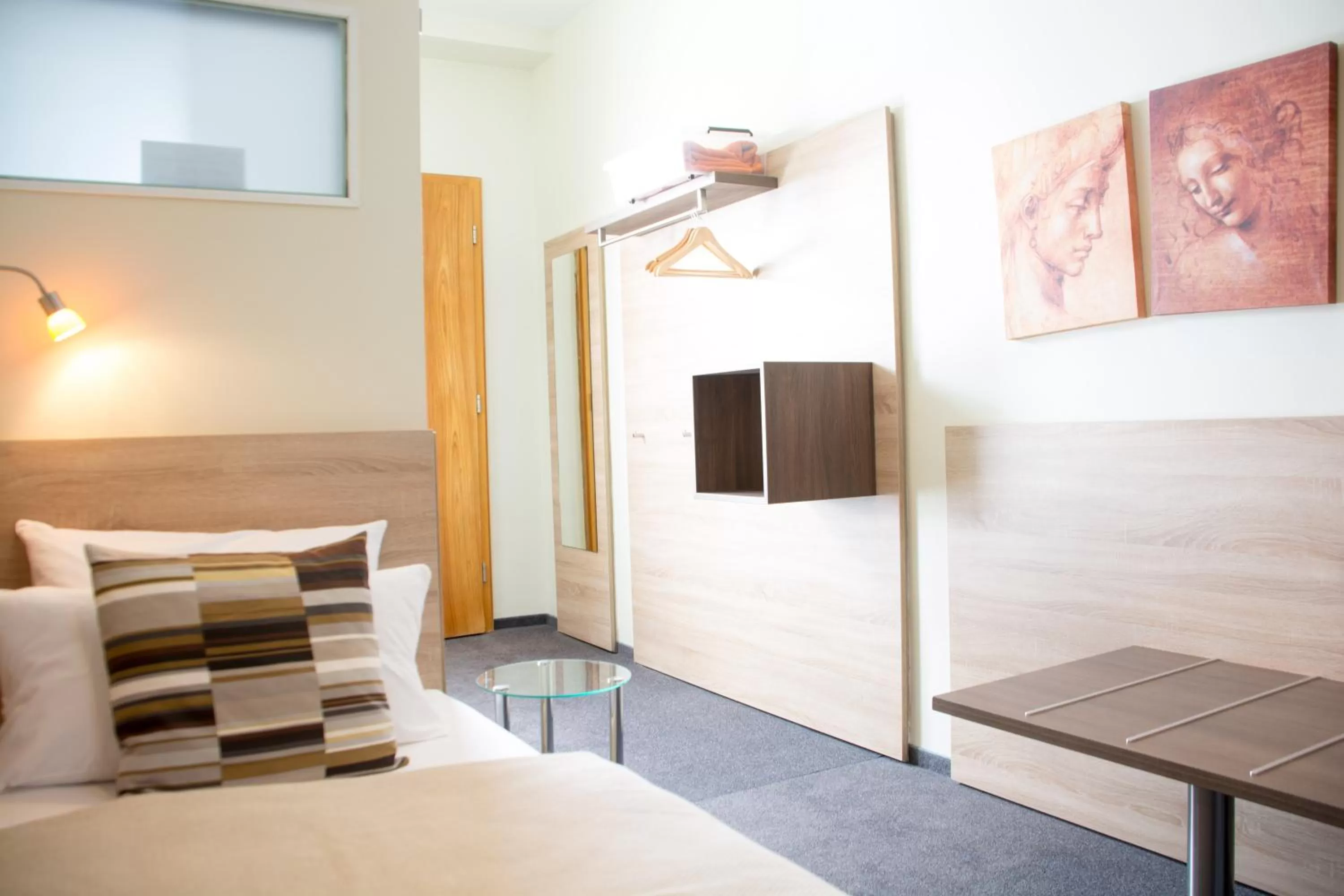 Single Room in Hotel Central