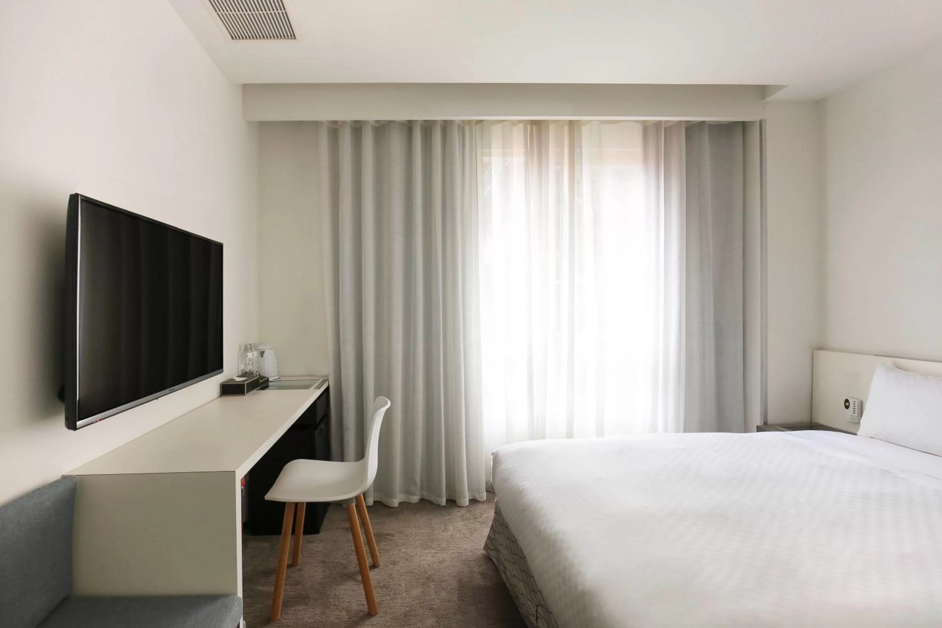 Photo of the whole room, Bed in CityInn Hotel Taipei Station Branch II