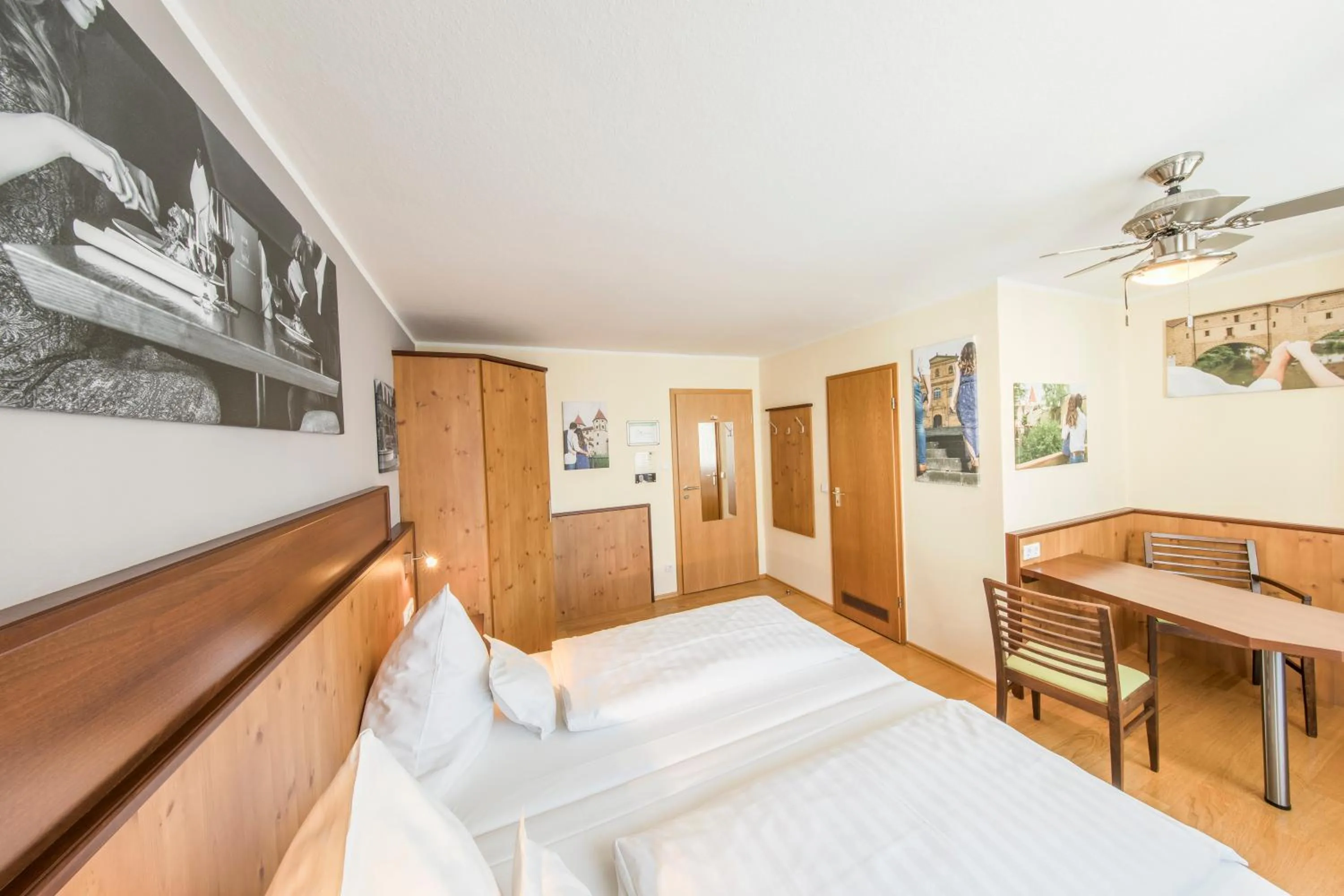 Photo of the whole room, Bed in Hotel Brunner