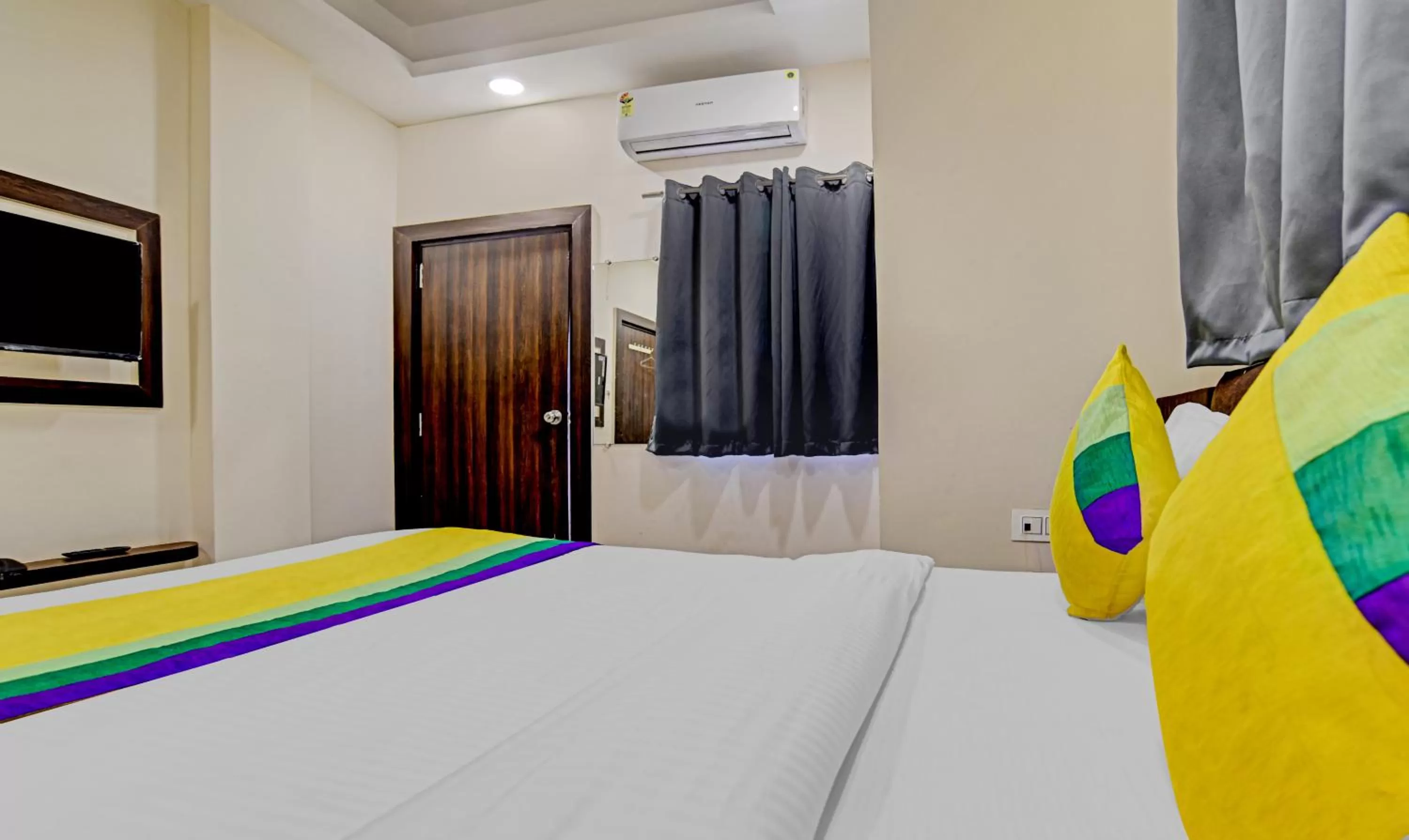 Bed in Hotel Anand Shree Near Airport,Indore