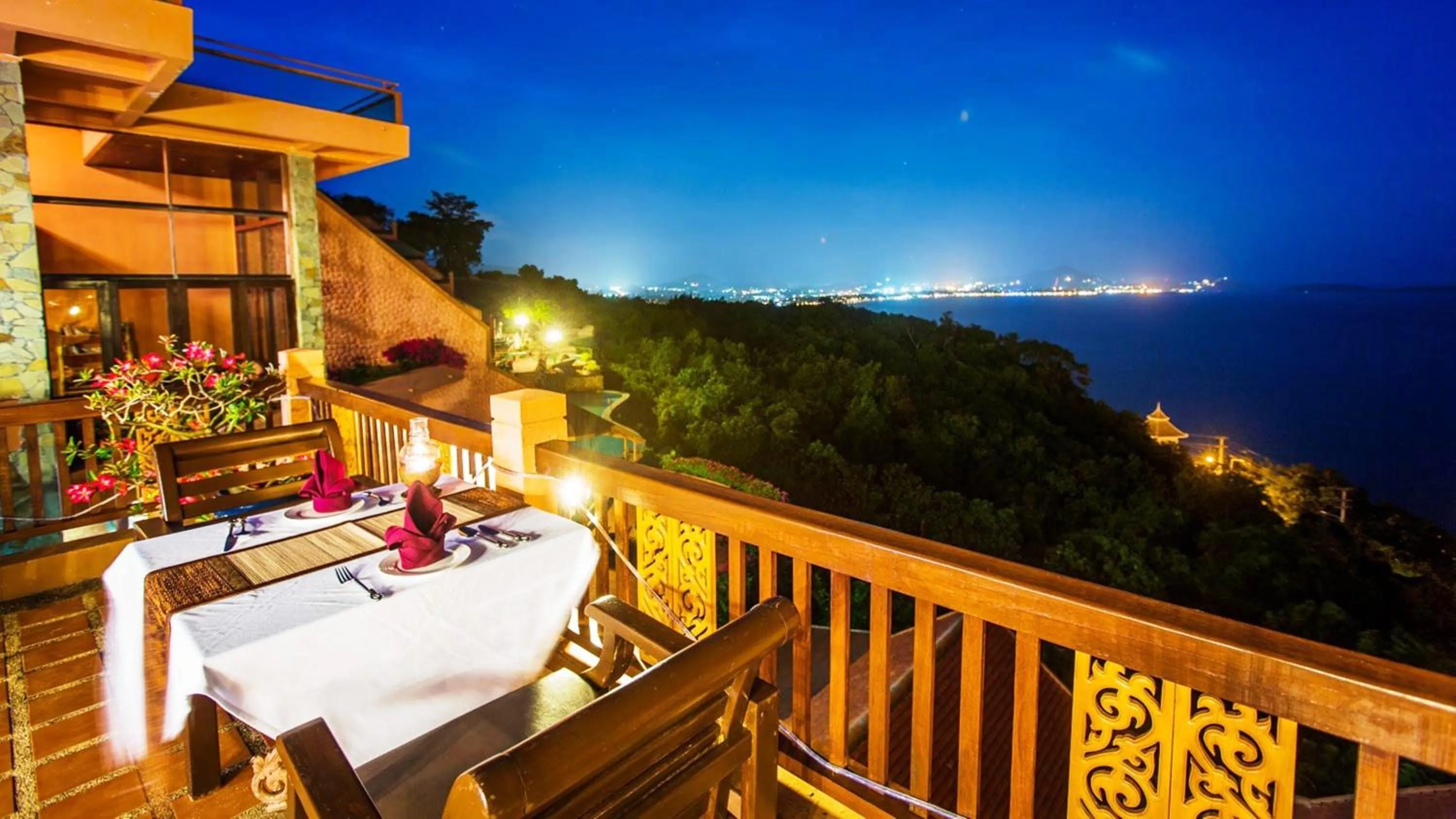Restaurant/places to eat in Samui Bayview Resort & Spa - SHA Plus
