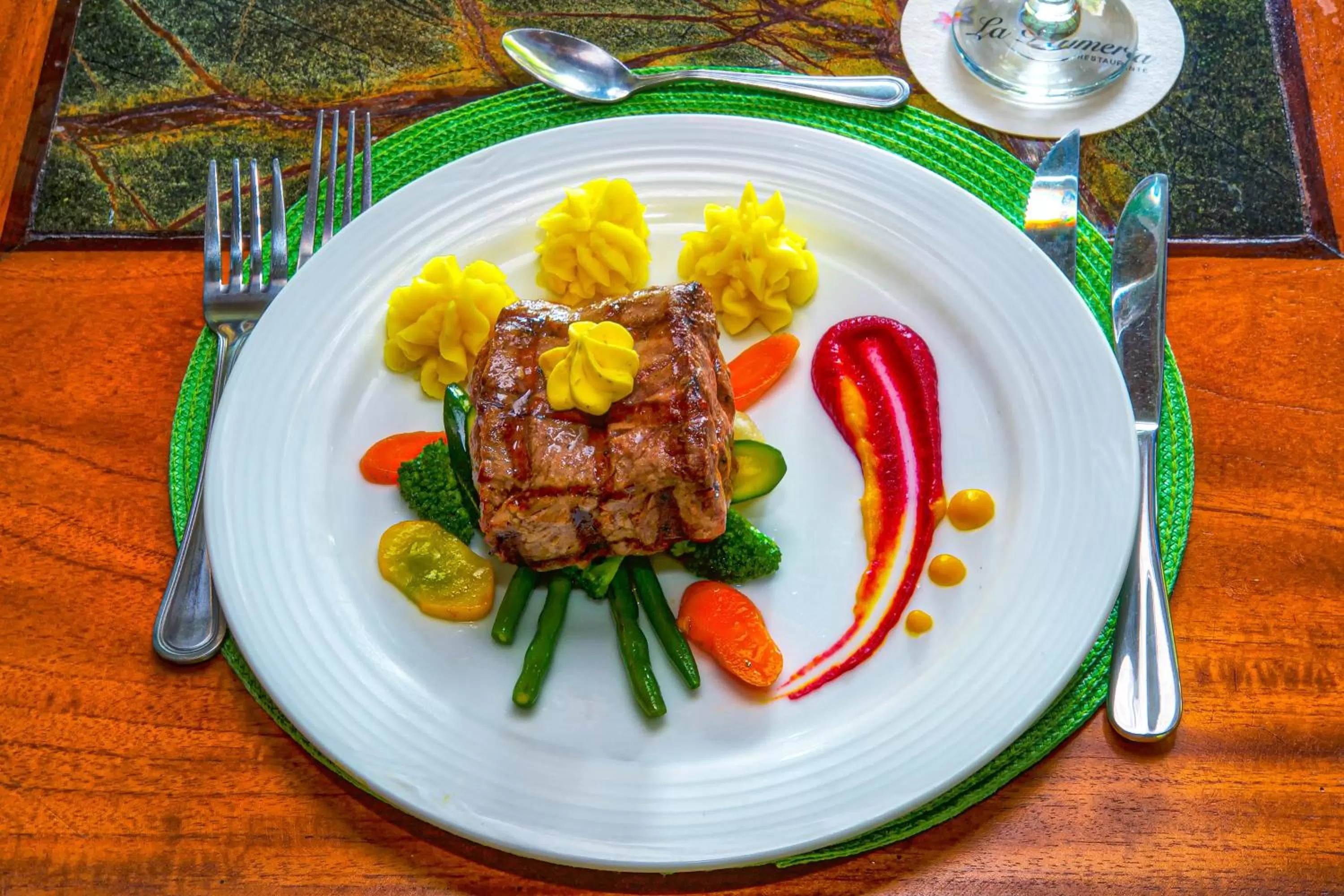 Restaurant/places to eat in Jardin del Eden Boutique Hotel