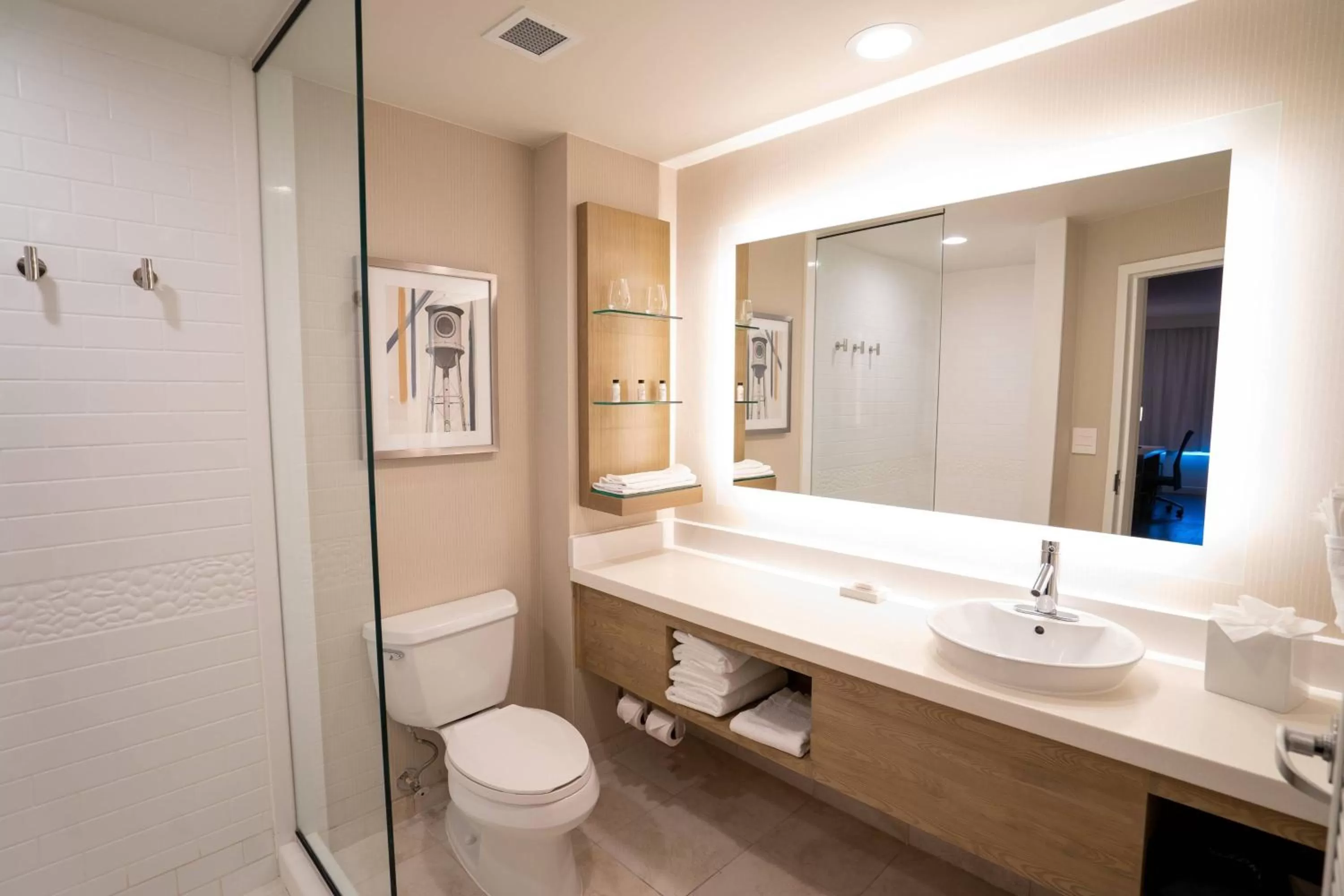 Bathroom in Delta Hotels by Marriott Raleigh-Durham at Research Triangle Park