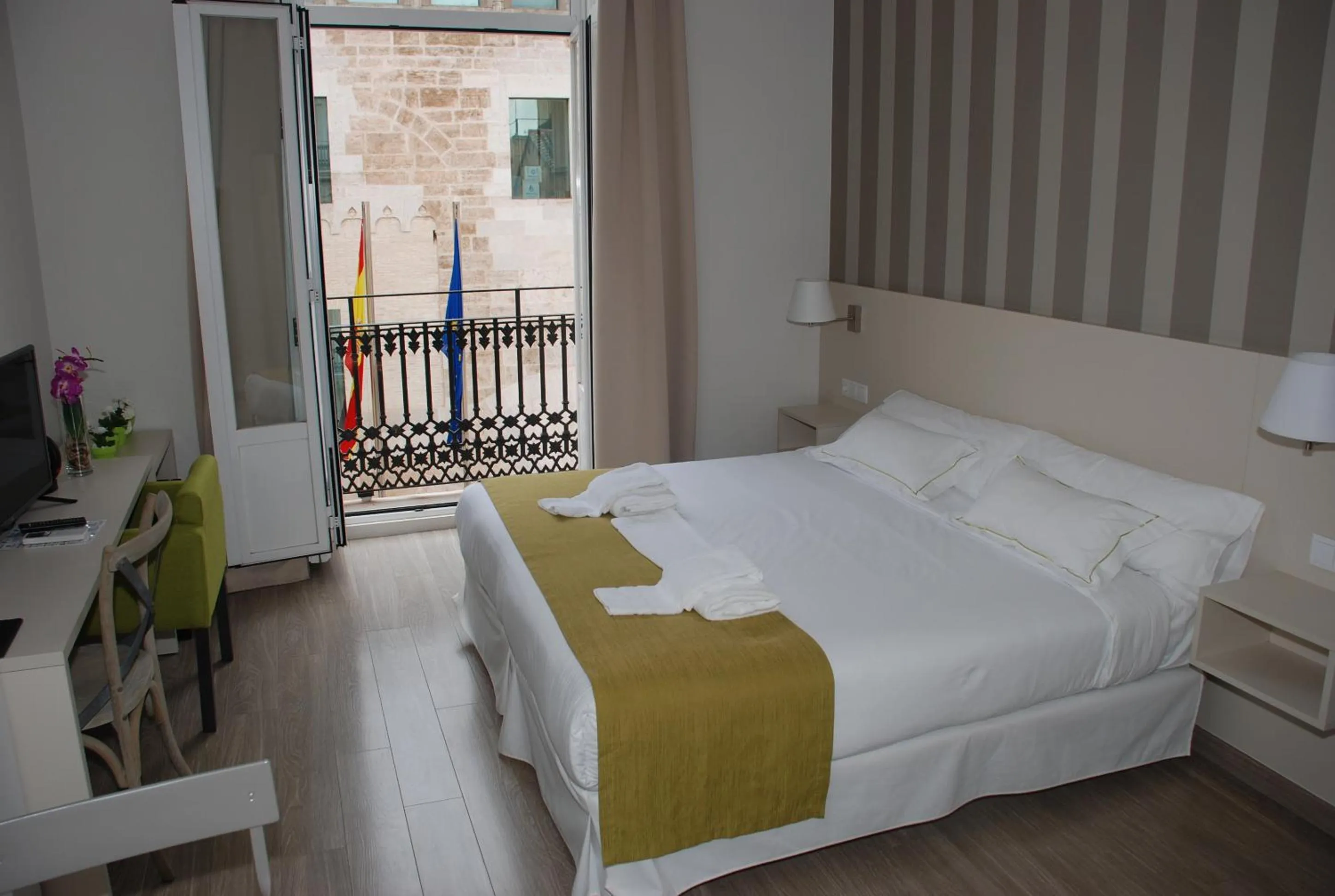 Bedroom, Bed in Hotel San Lorenzo Boutique Plaza