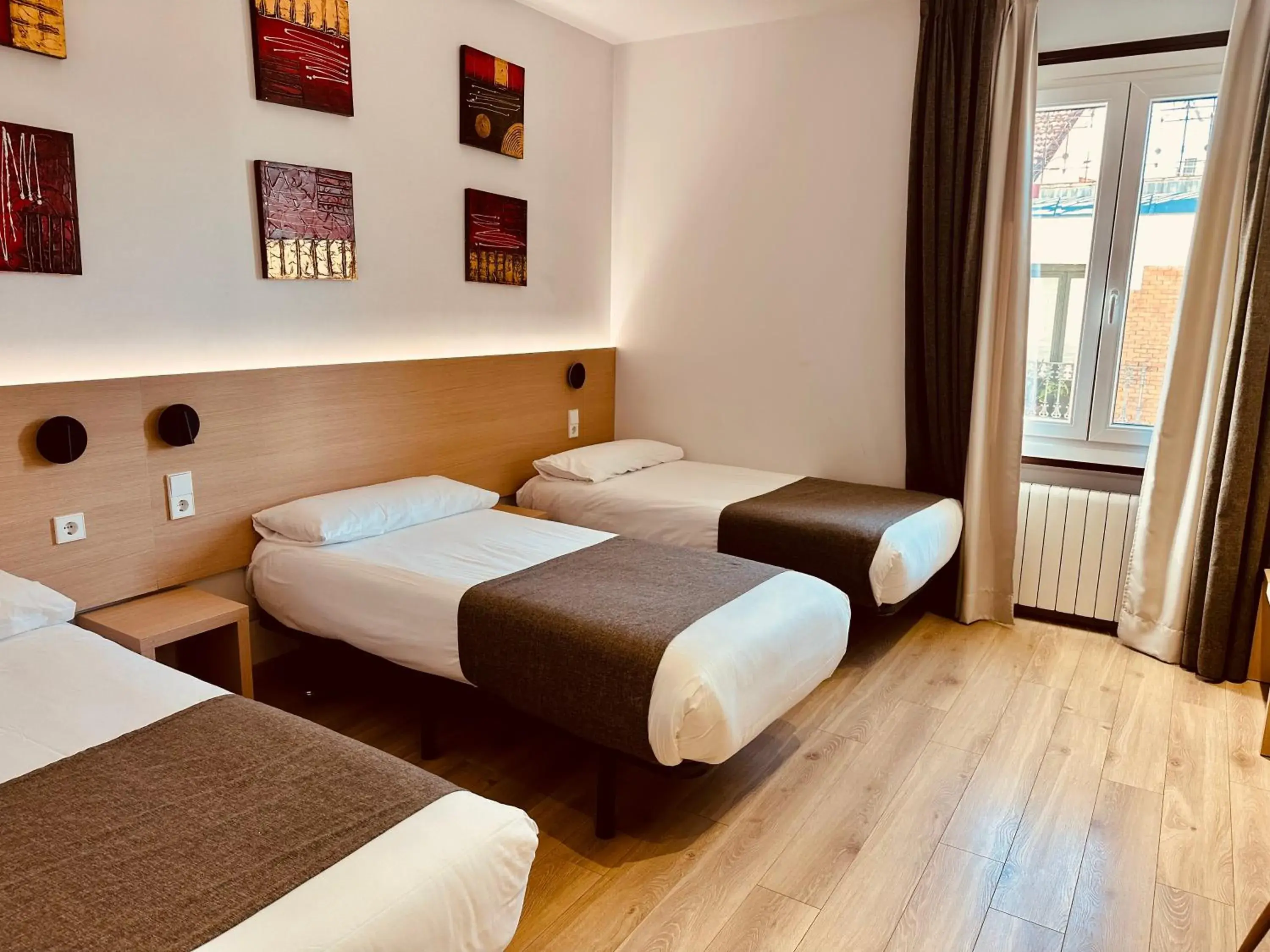 Triple Room in Hostal Abadia Madrid Triple Room in Hostal Abadia Madrid