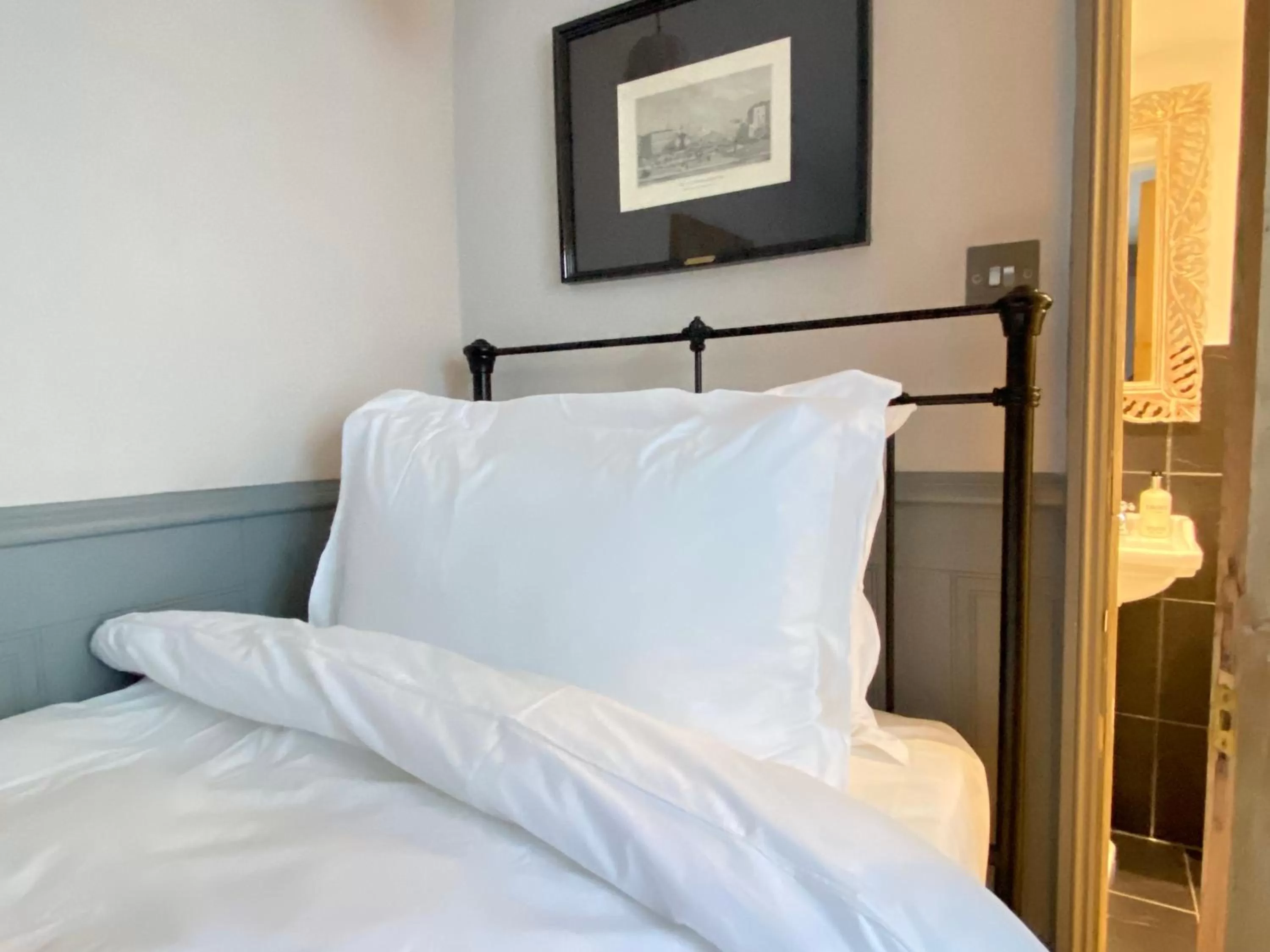 Bedroom, Bed in 27 Brighton Guesthouse