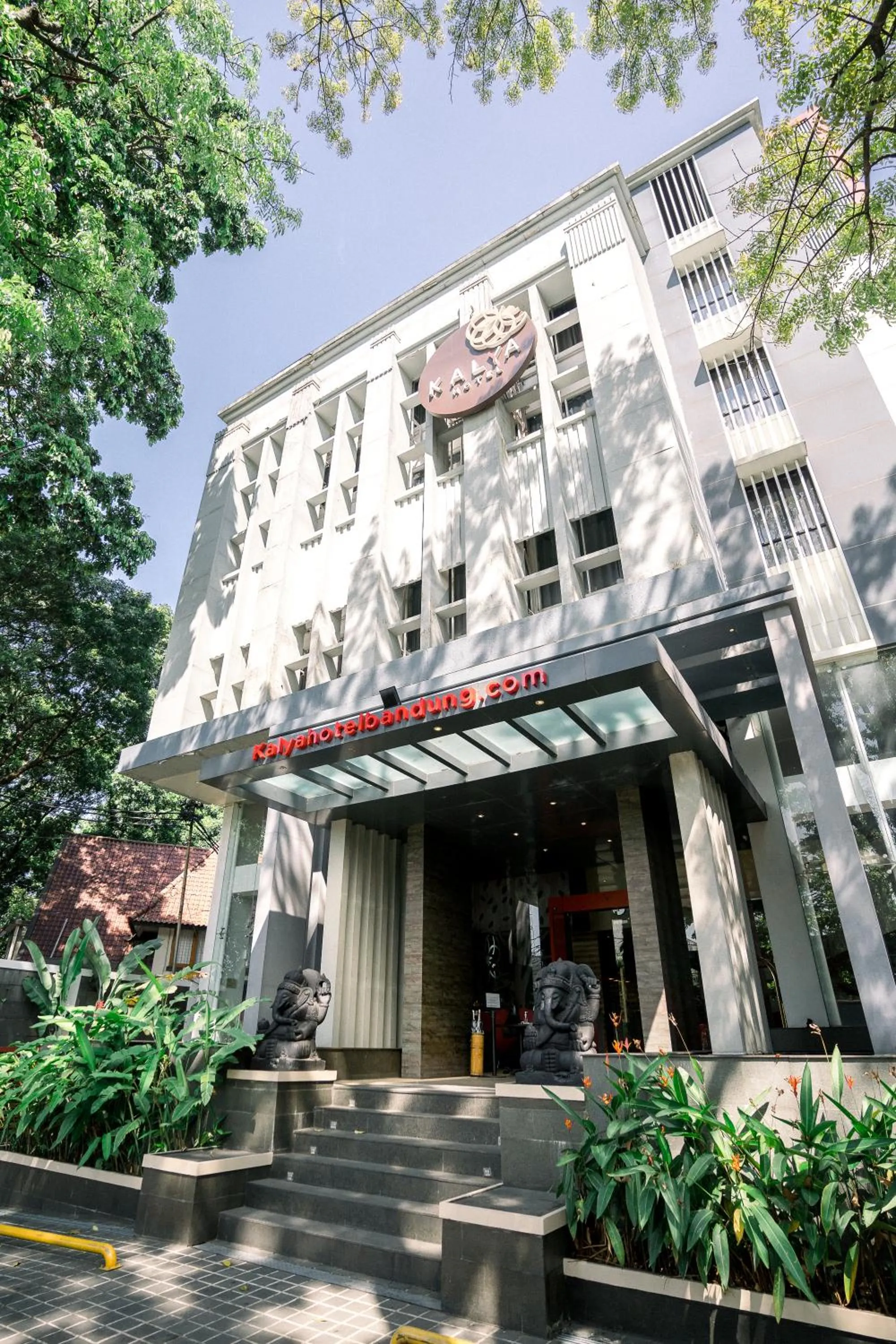 Property building in Kalya Hotel Bandung Dago