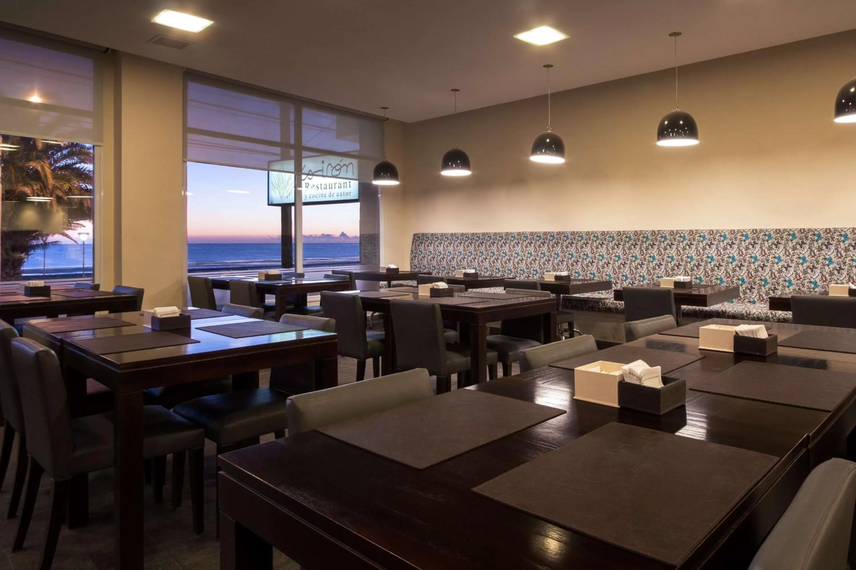 Restaurant/places to eat in Dazzler by Wyndham Puerto Madryn