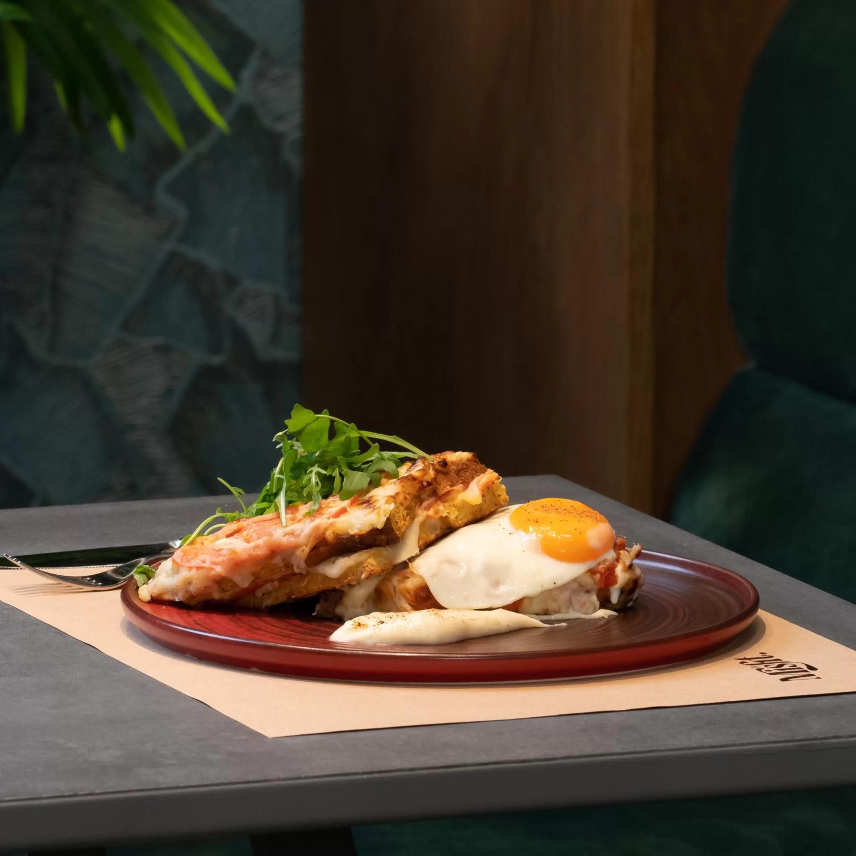 Restaurant/places to eat in Praxitelous Luxury Suites