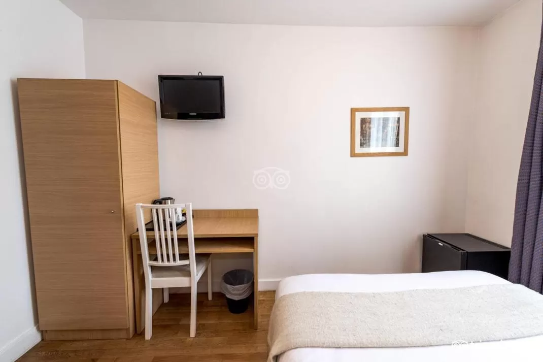 Photo of the whole room, Bed in Hotel de L'Union