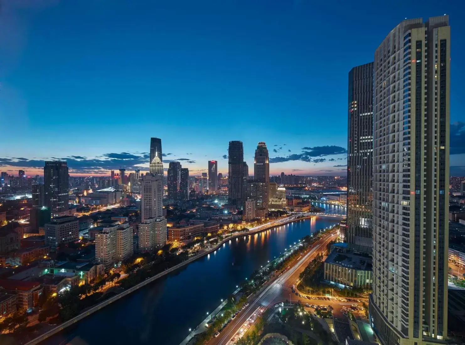 Deluxe King Room with River View in Shangri-La Tianjin Deluxe King Room with River View in Shangri-La Tianjin