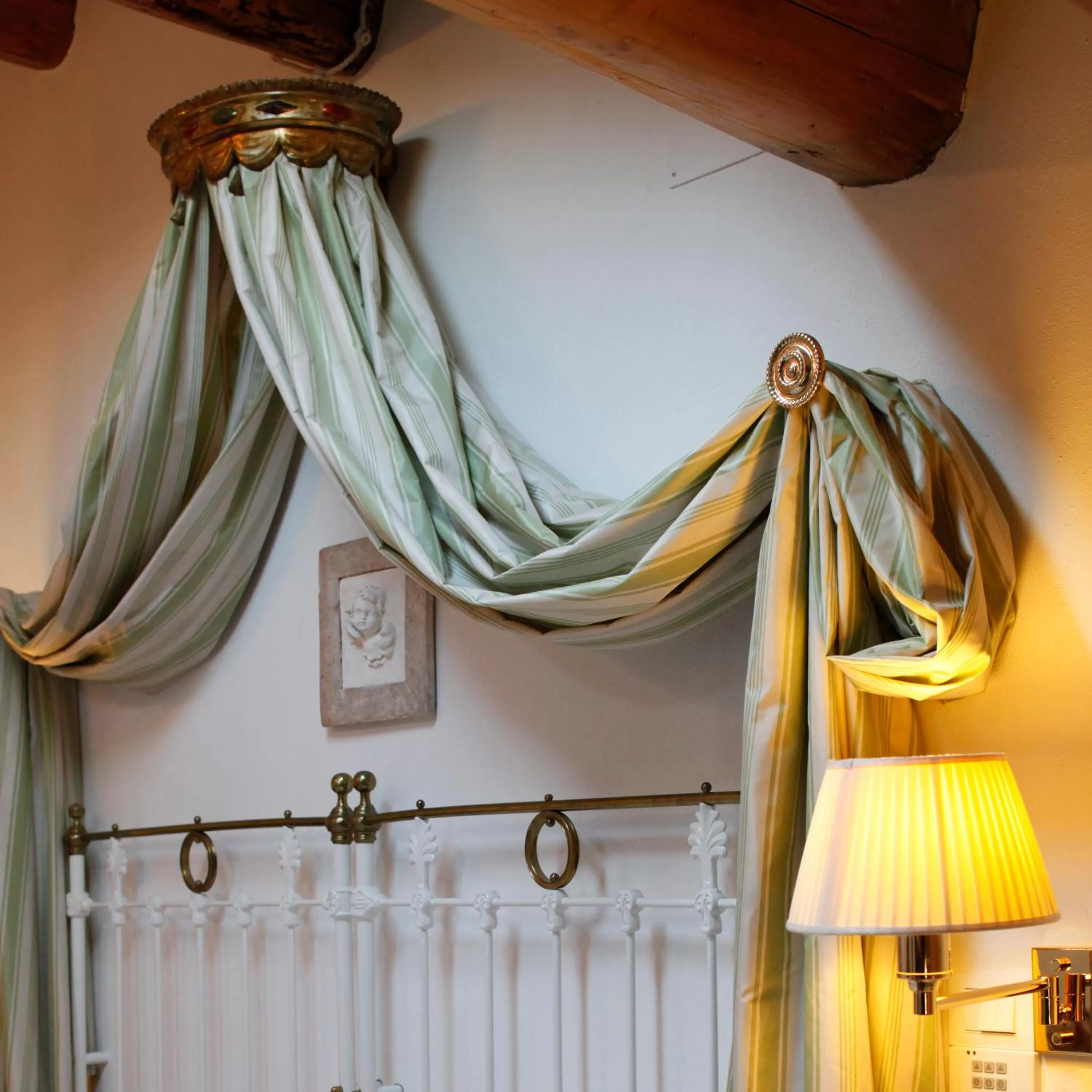 Bedroom, Bed in M Club De Luxe B&B