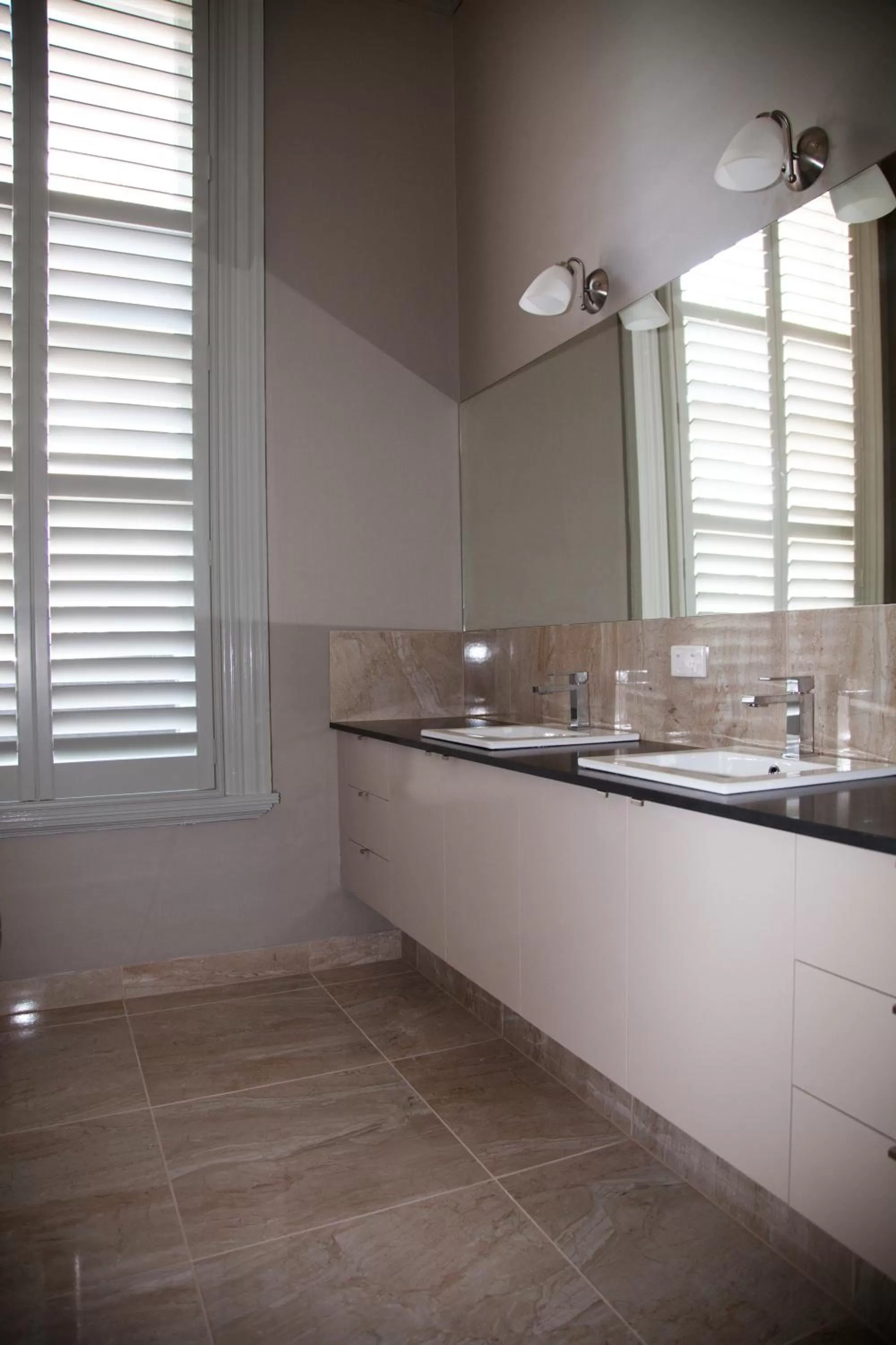 Bathroom, Kitchen/Kitchenette in Ballarat Premier Apartments