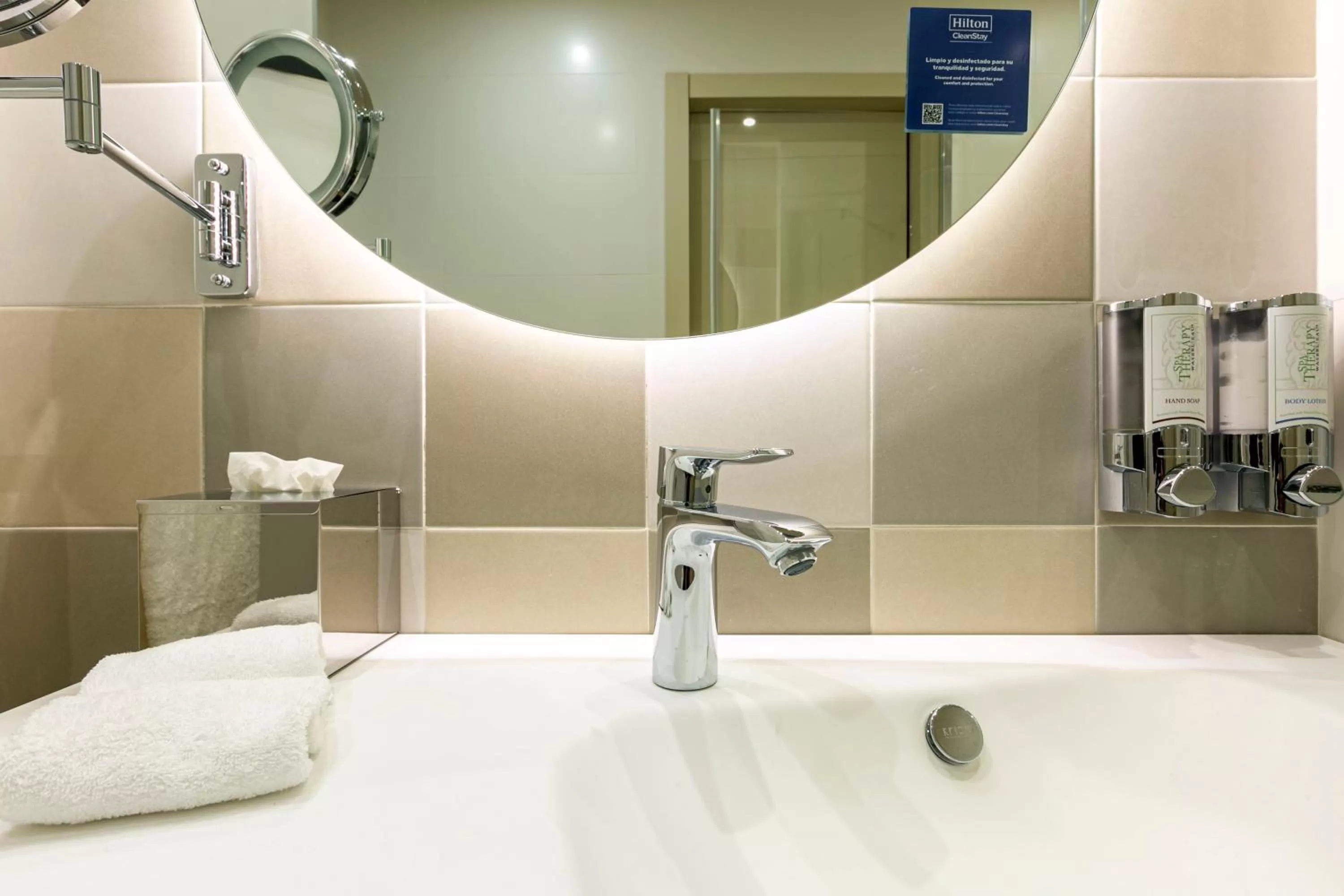 Bathroom in Hampton By Hilton Alcobendas Madrid