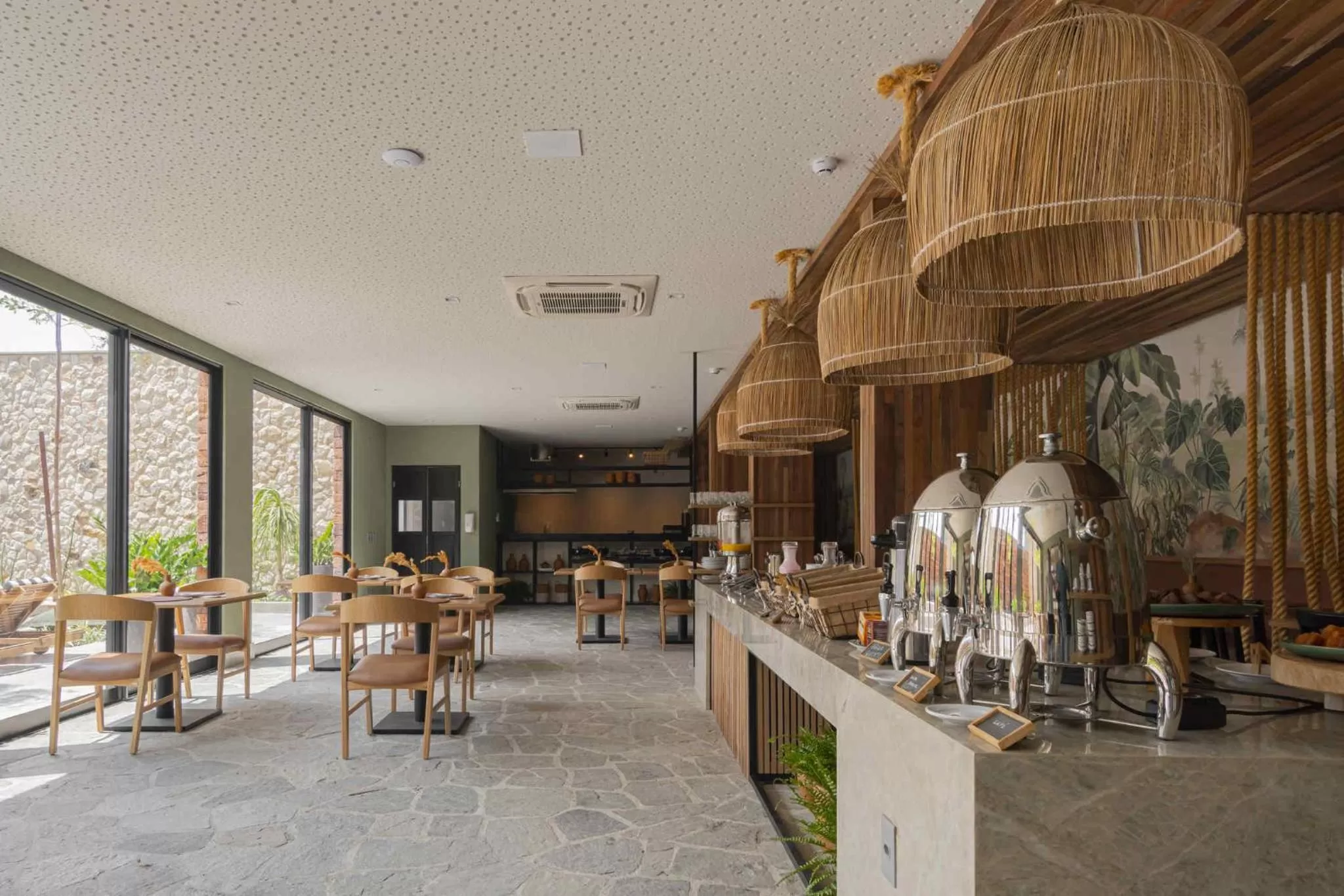 Restaurant/places to eat in Pauli Boutique Hotel