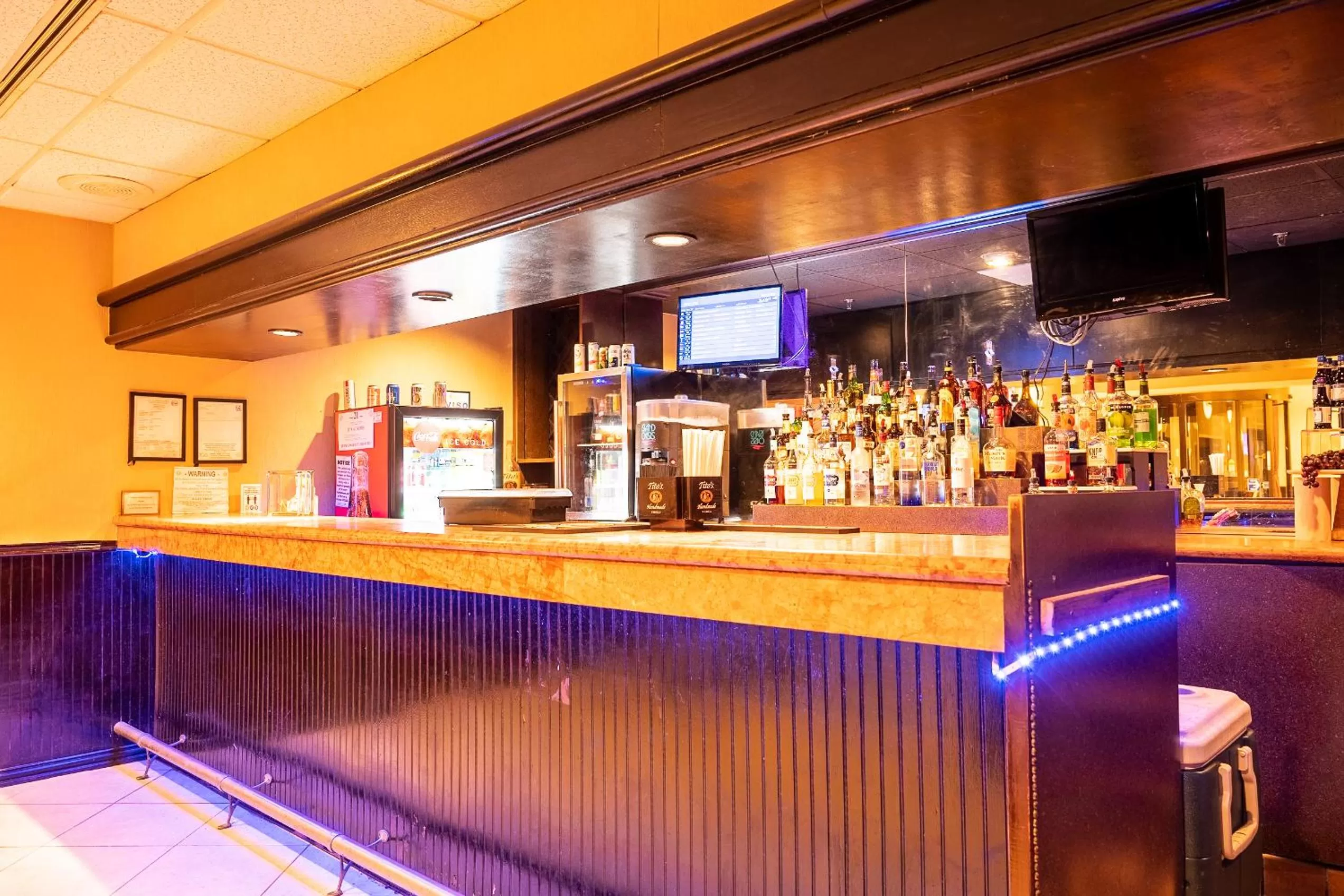 Lounge or bar in Emerald Beach Hotel Corpus Christi