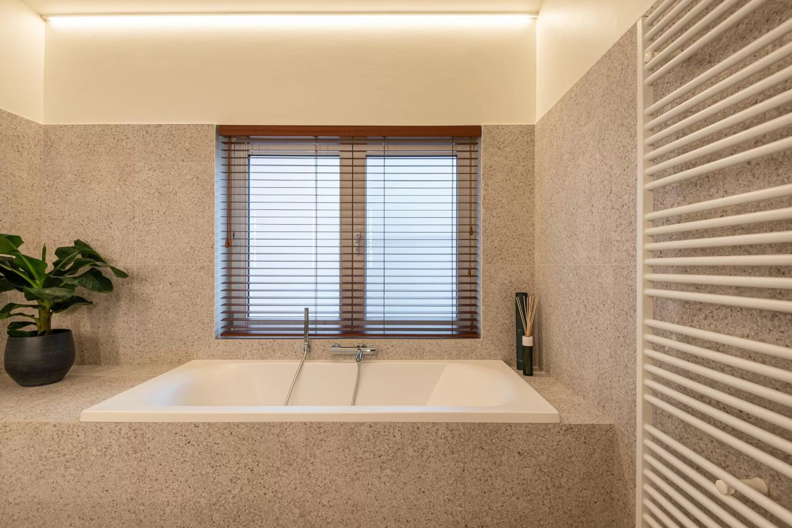 Bathroom in Gepetto's - Beautiful stay in the Historic centre of Ghent -