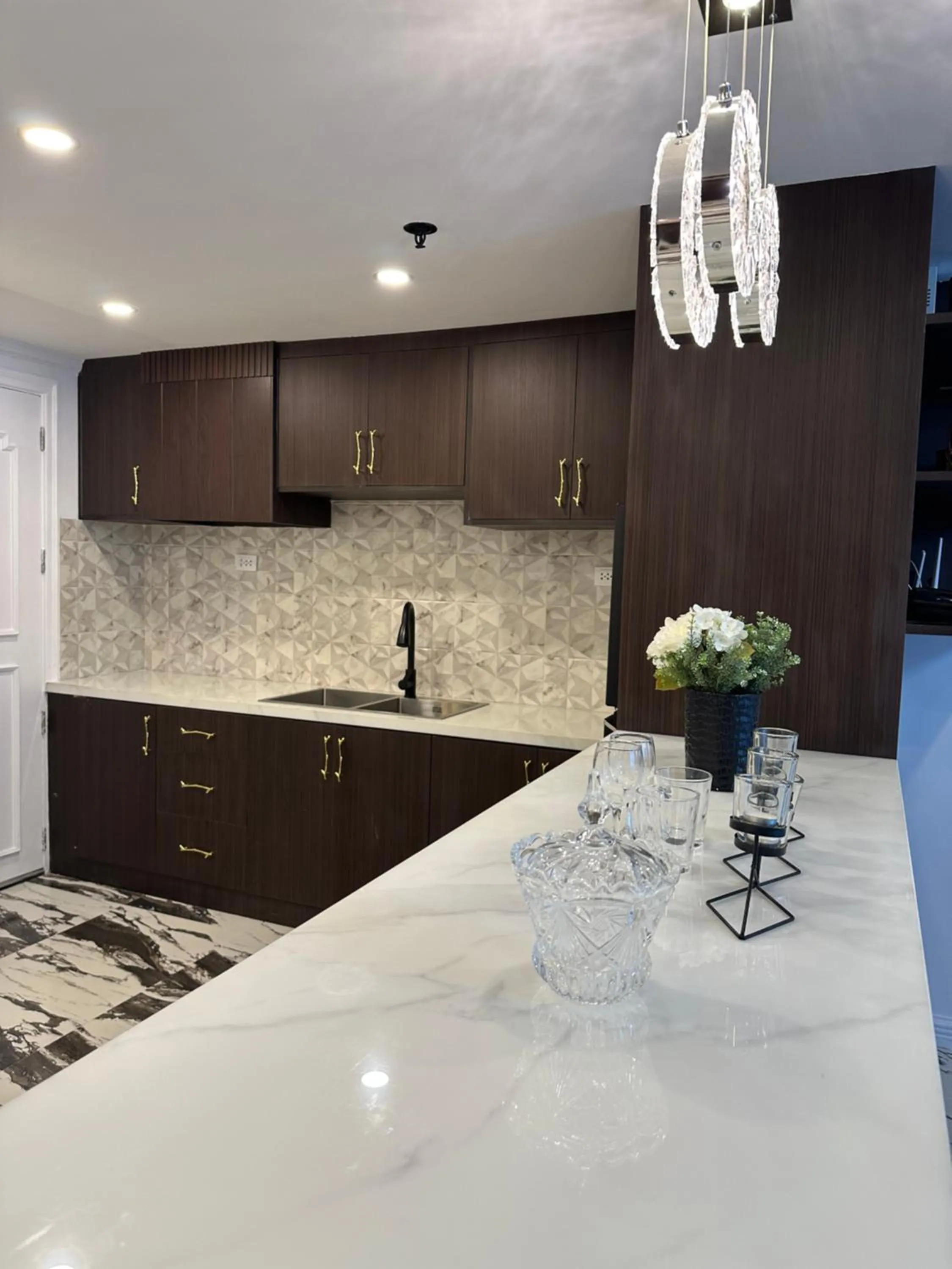 Kitchen or kitchenette, Kitchen/Kitchenette in Mpt Suites