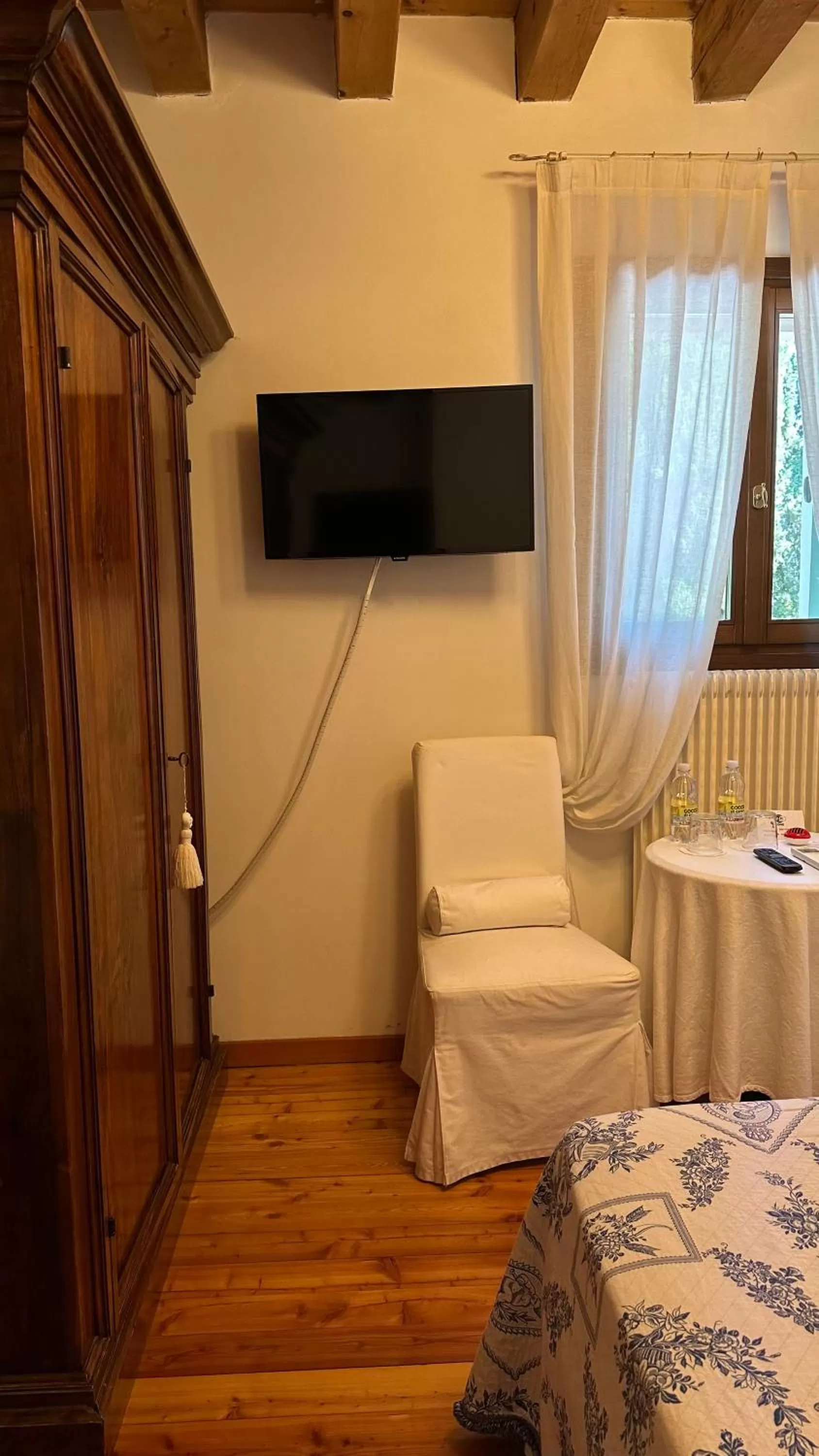 TV/Entertainment Center in CA' HEMINGWAY