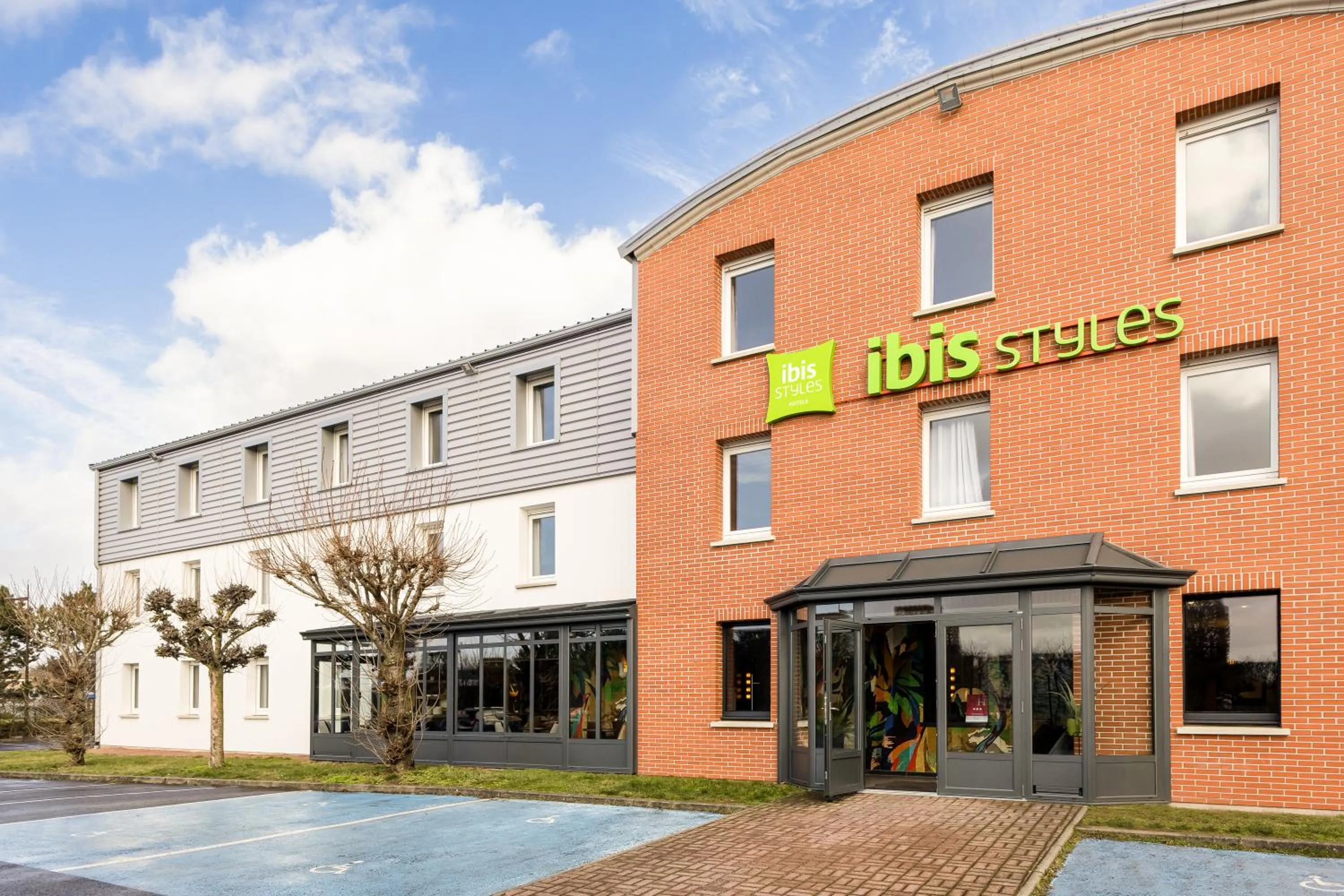 Property building in ibis Styles Saint-Quentin