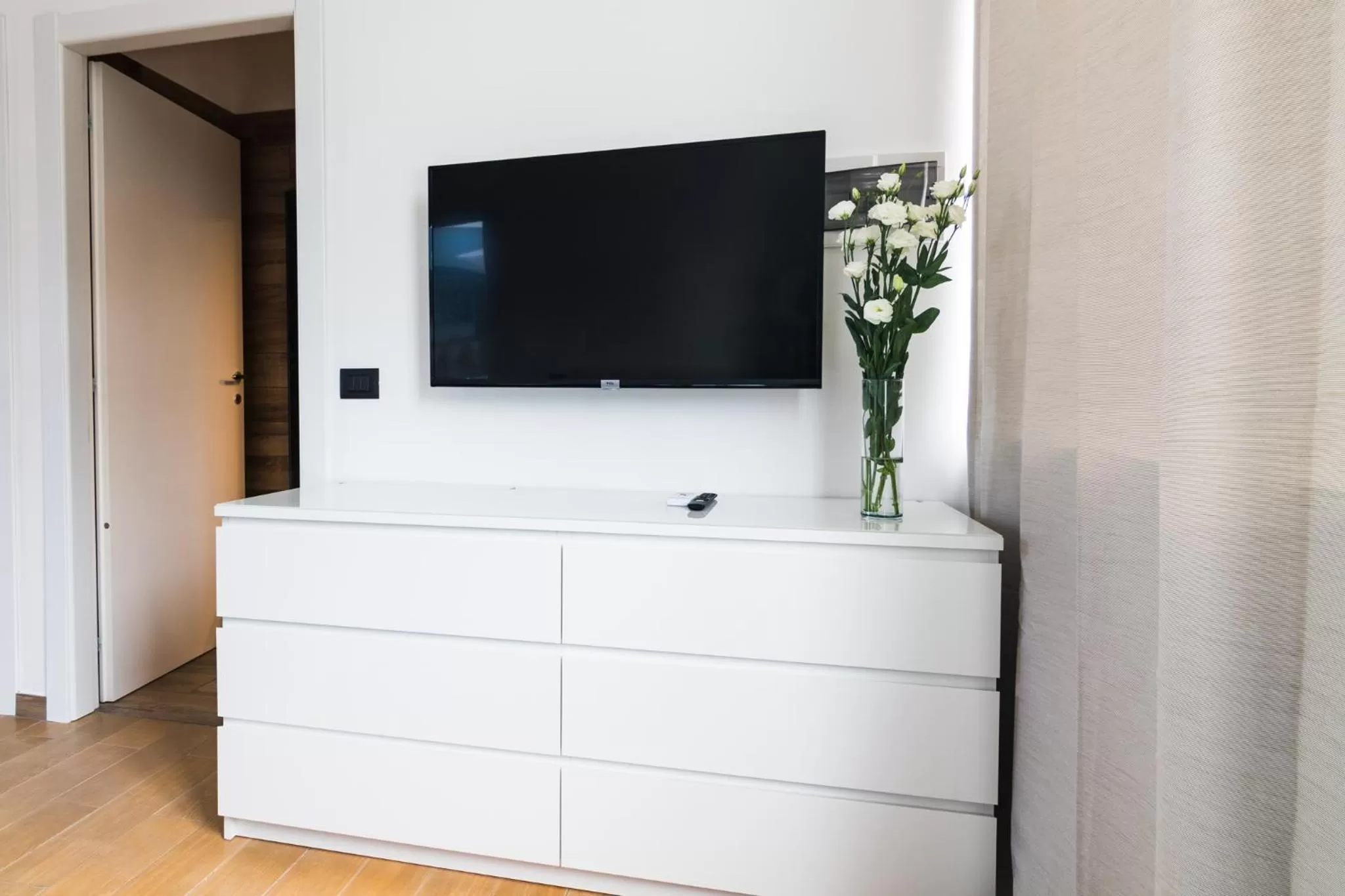 Communal lounge/ TV room in Le Dune Sicily Hotel