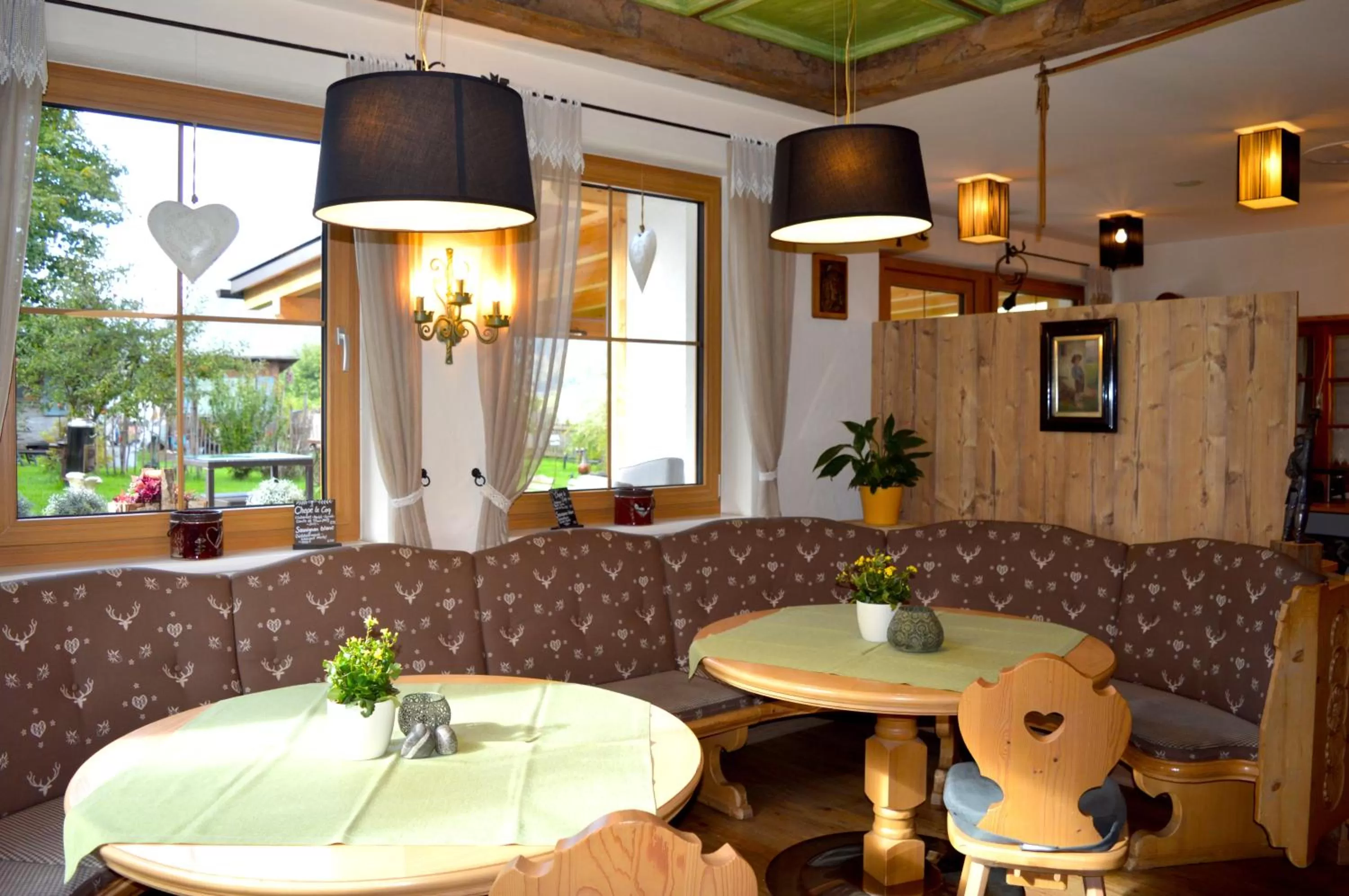 Restaurant/places to eat, Lounge/Bar in Hotel zum Urviech -Erwachsenenhotel-