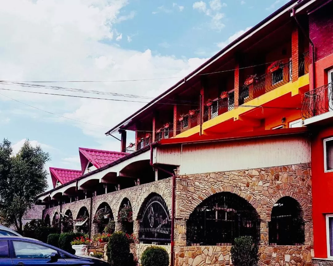 Property Building in Hanul Ursilor