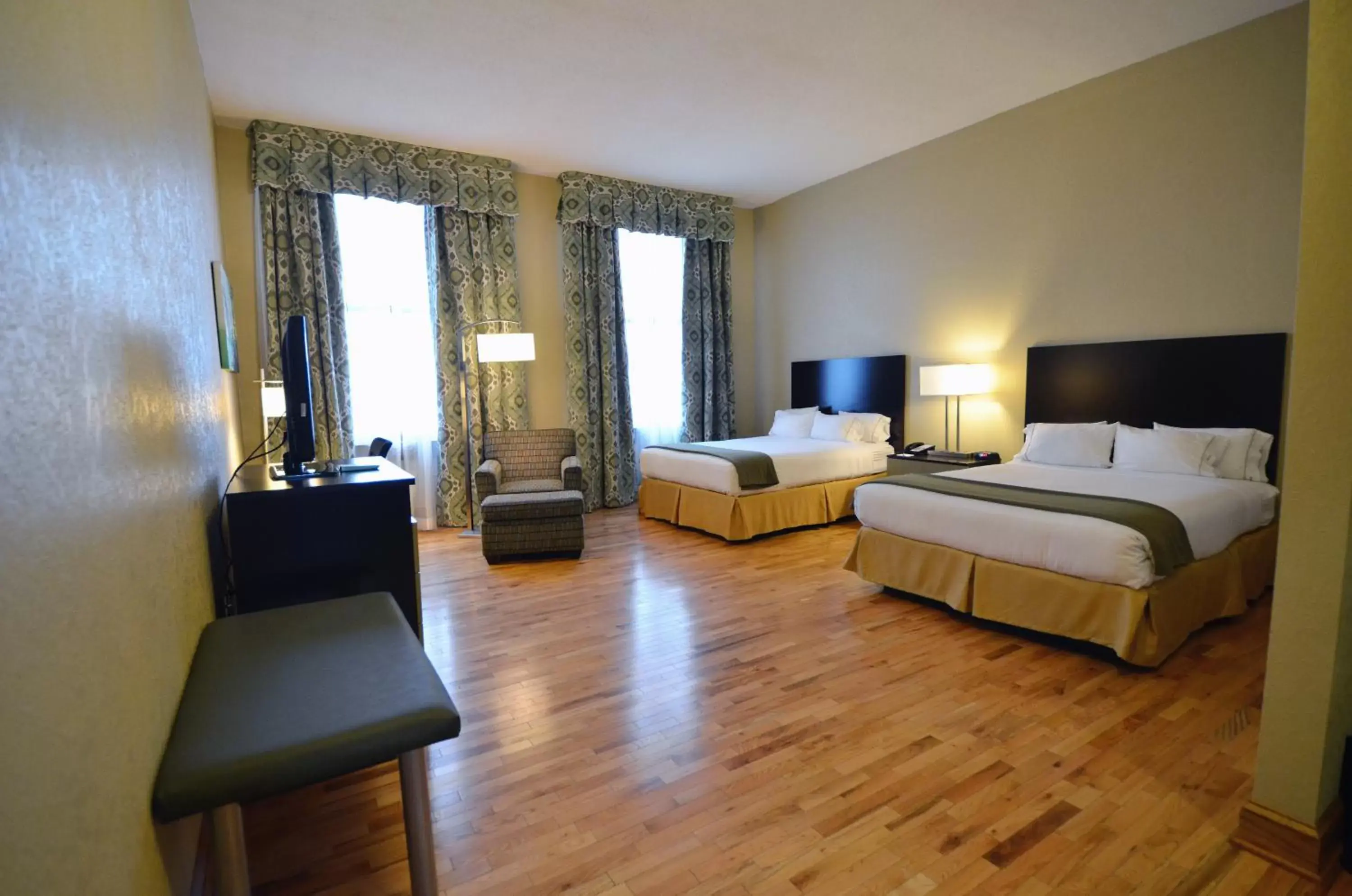 Suite with Two Beds - Non-Smoking in Holiday Inn Express Cleveland Downtown, an IHG Hotel Suite with Two Beds - Non-Smoking in Holiday Inn Express Cleveland Downtown, an IHG Hotel