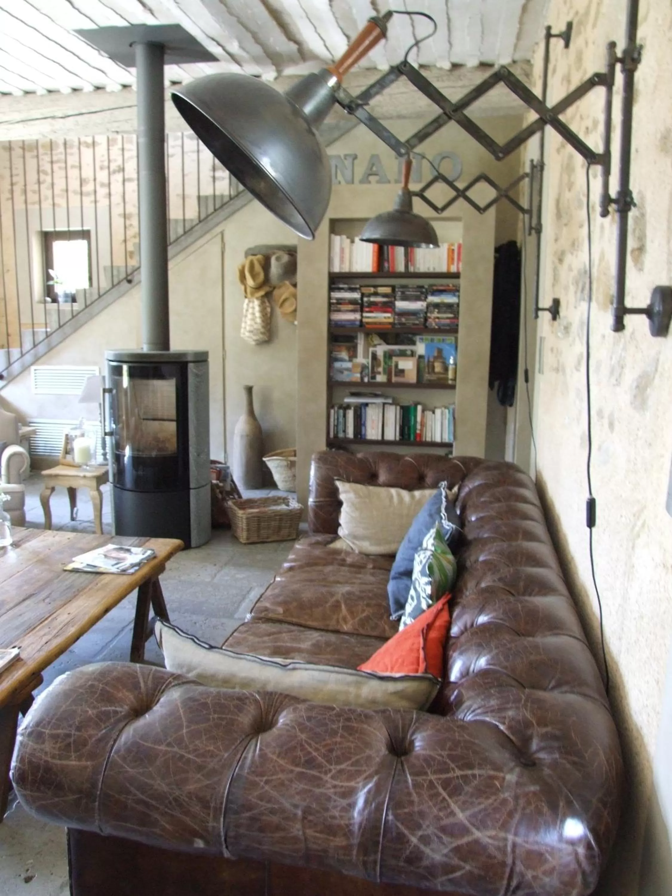 Communal lounge/ TV room in La bergerie de Nano