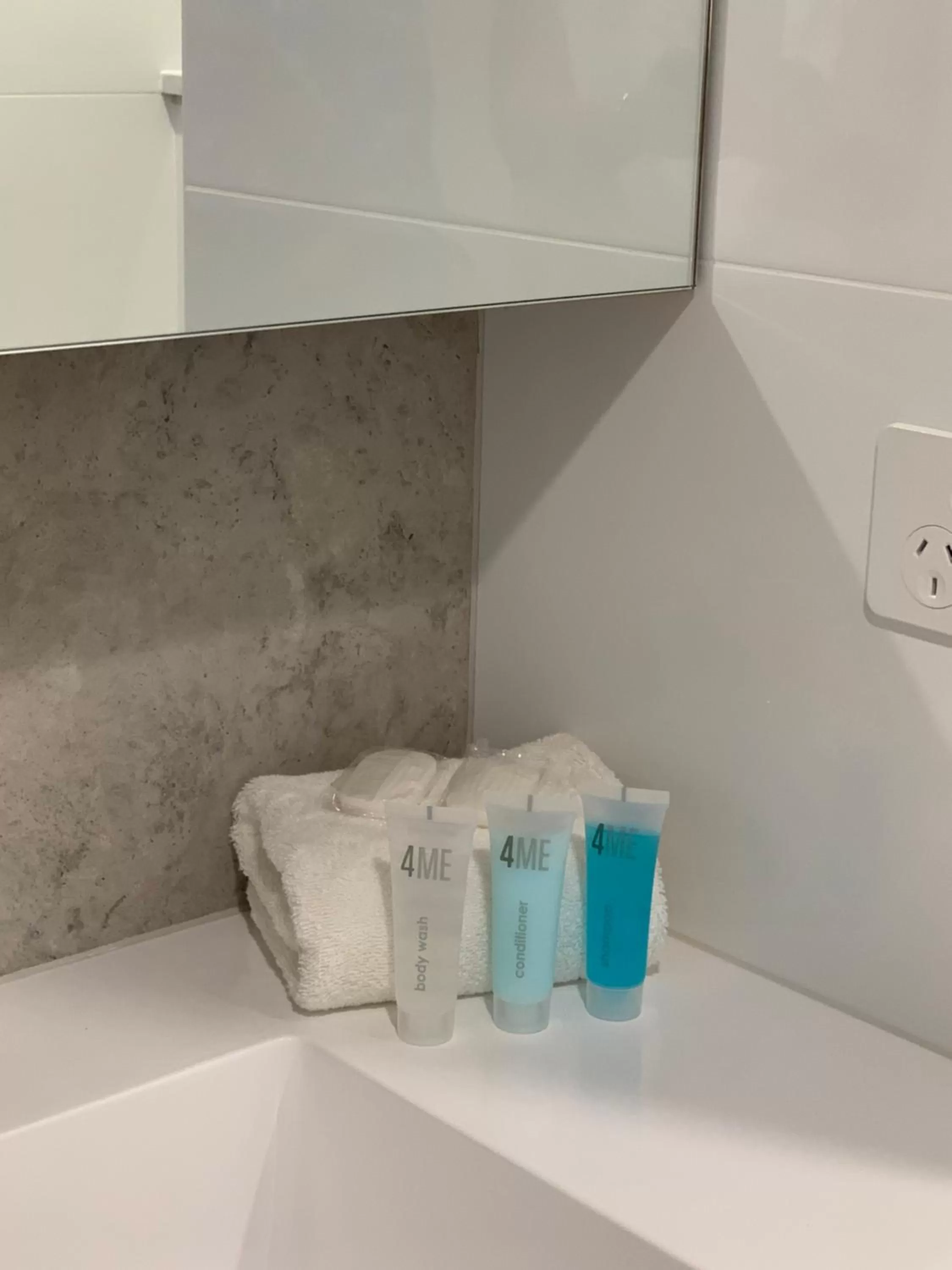 Table tennis in Pacific Regis Beachfront Holiday Apartments