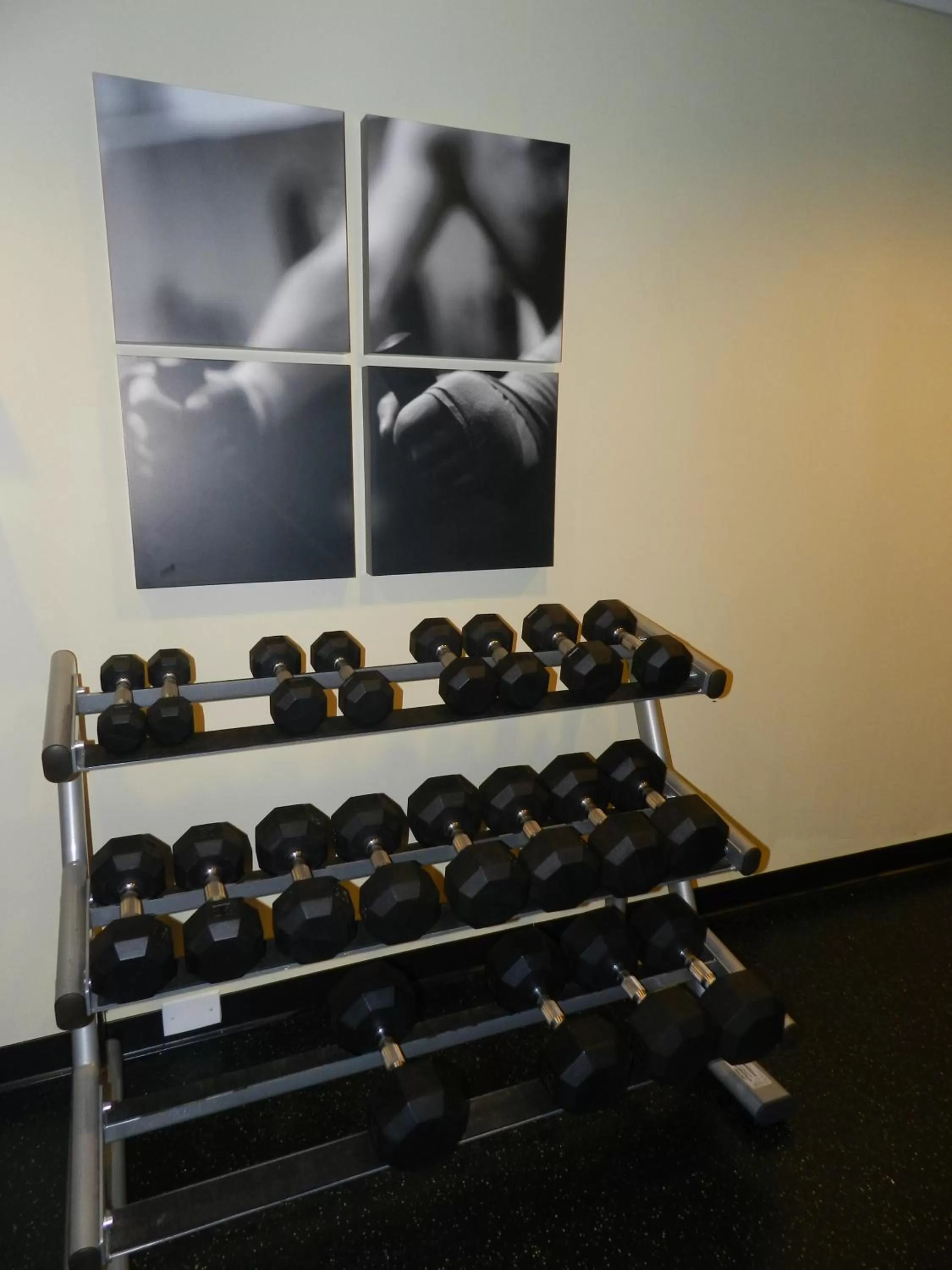 Fitness centre/facilities in Country Inn & Suites by Radisson, Braselton, GA