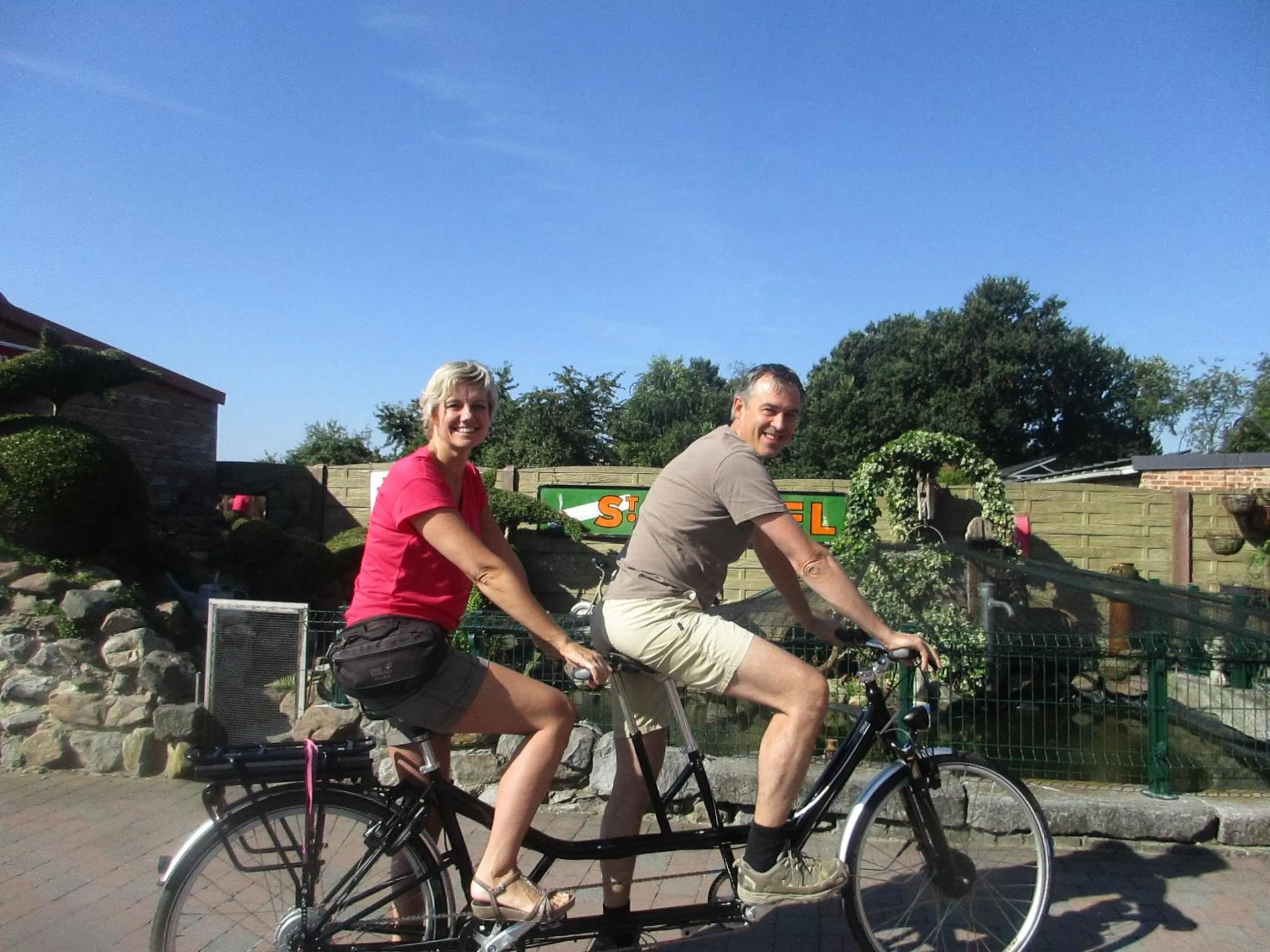 People in B&B Casa Roman & Vakantiewoning voor 1 pers tot max 32 personen