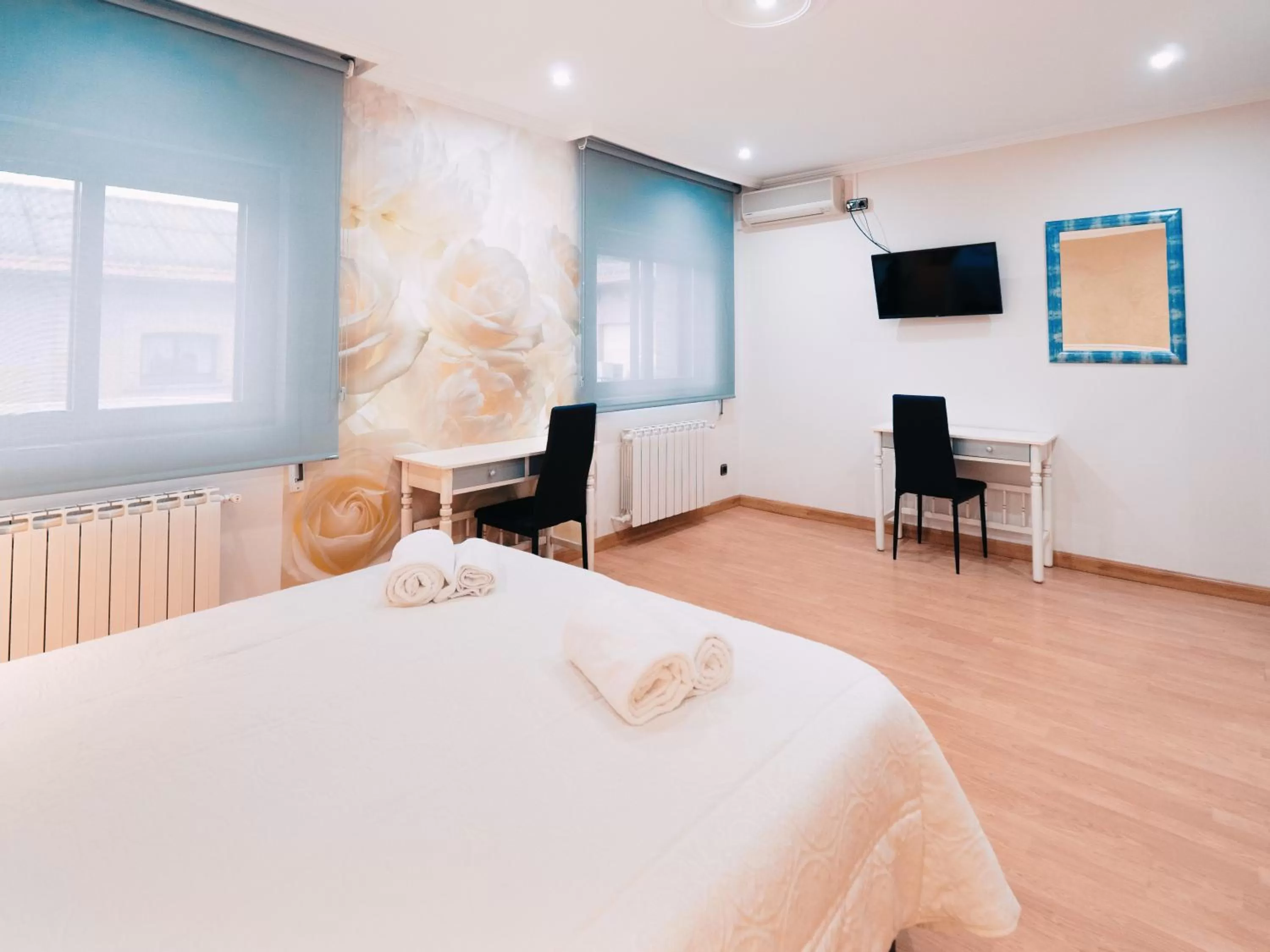 Photo of the whole room, Bed in Hotel Los Toreros