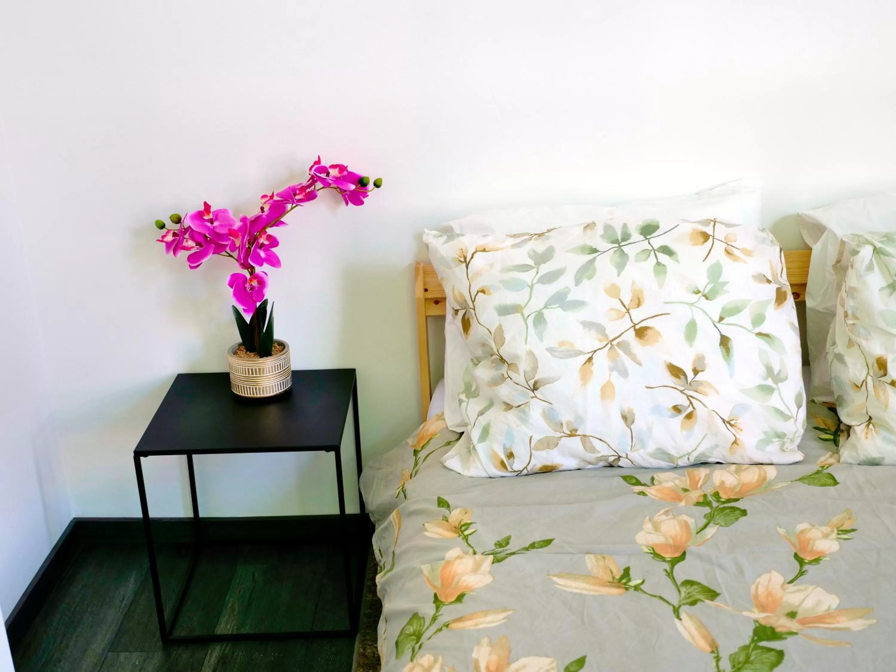 Bedroom, Bed in The Diesel Bed and Breakfast