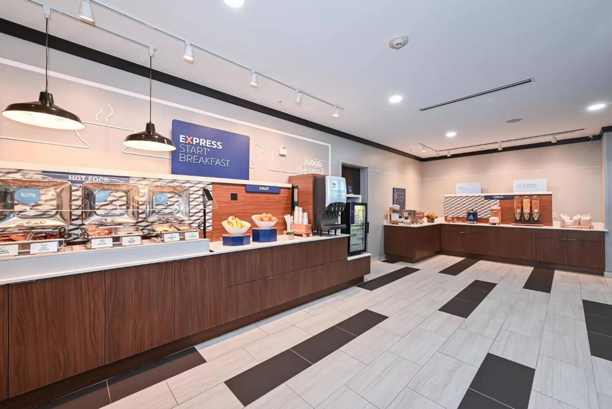 Breakfast in Holiday Inn Express Charlotte Southeast - Matthews by IHG