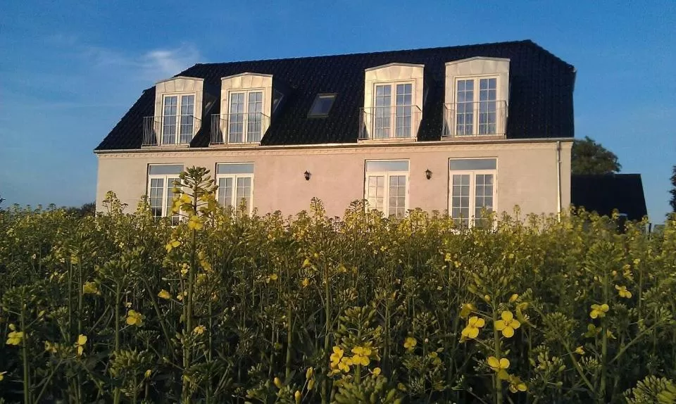 Facade/entrance, Property Building in Roskilde B&B