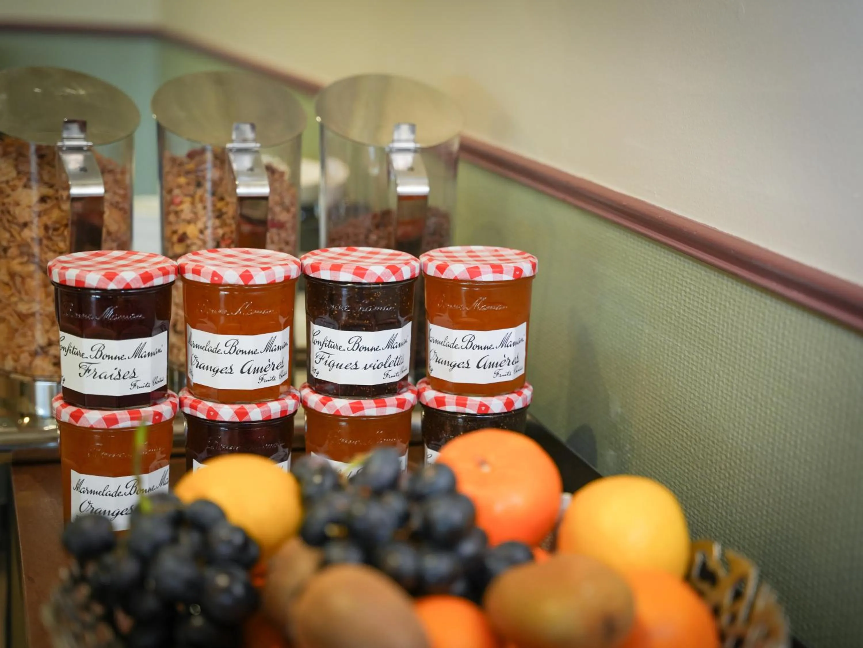 Food in Hôtel Mount Venturi - Aix-En-Provence Sainte-Victoire - Bar & Restaurant & Padel