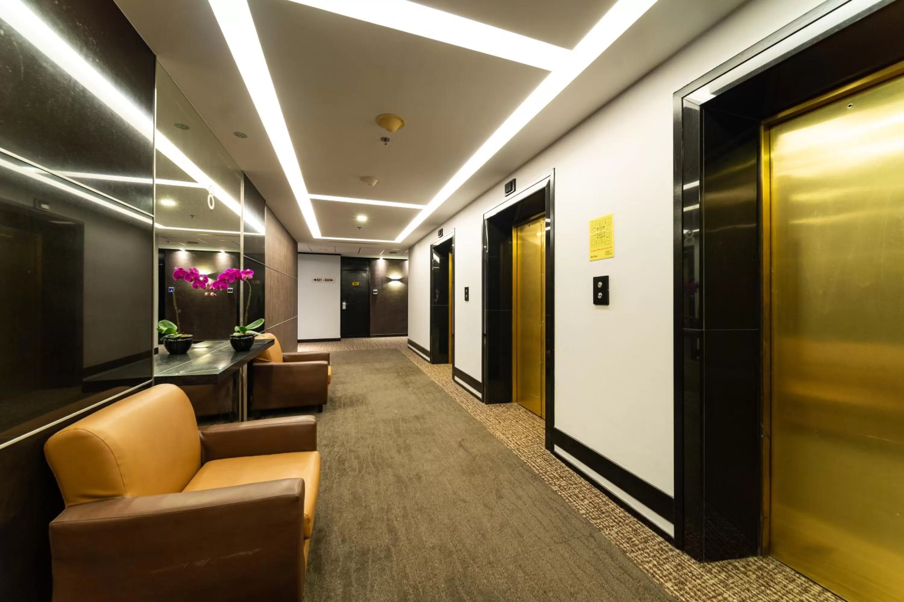 Lobby or reception in Hotel Royal Queens