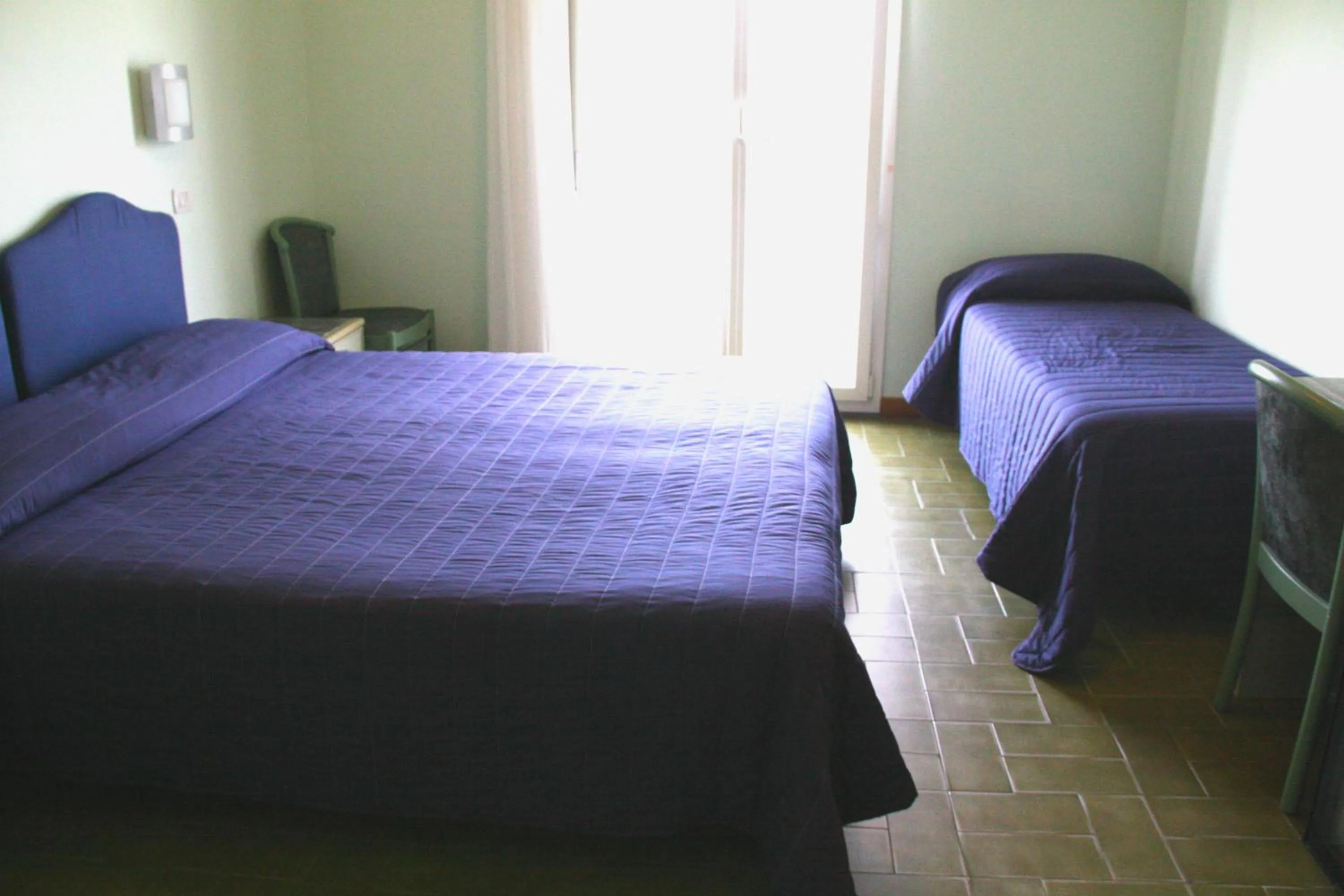 Bedroom, Bed in Alba Hotel