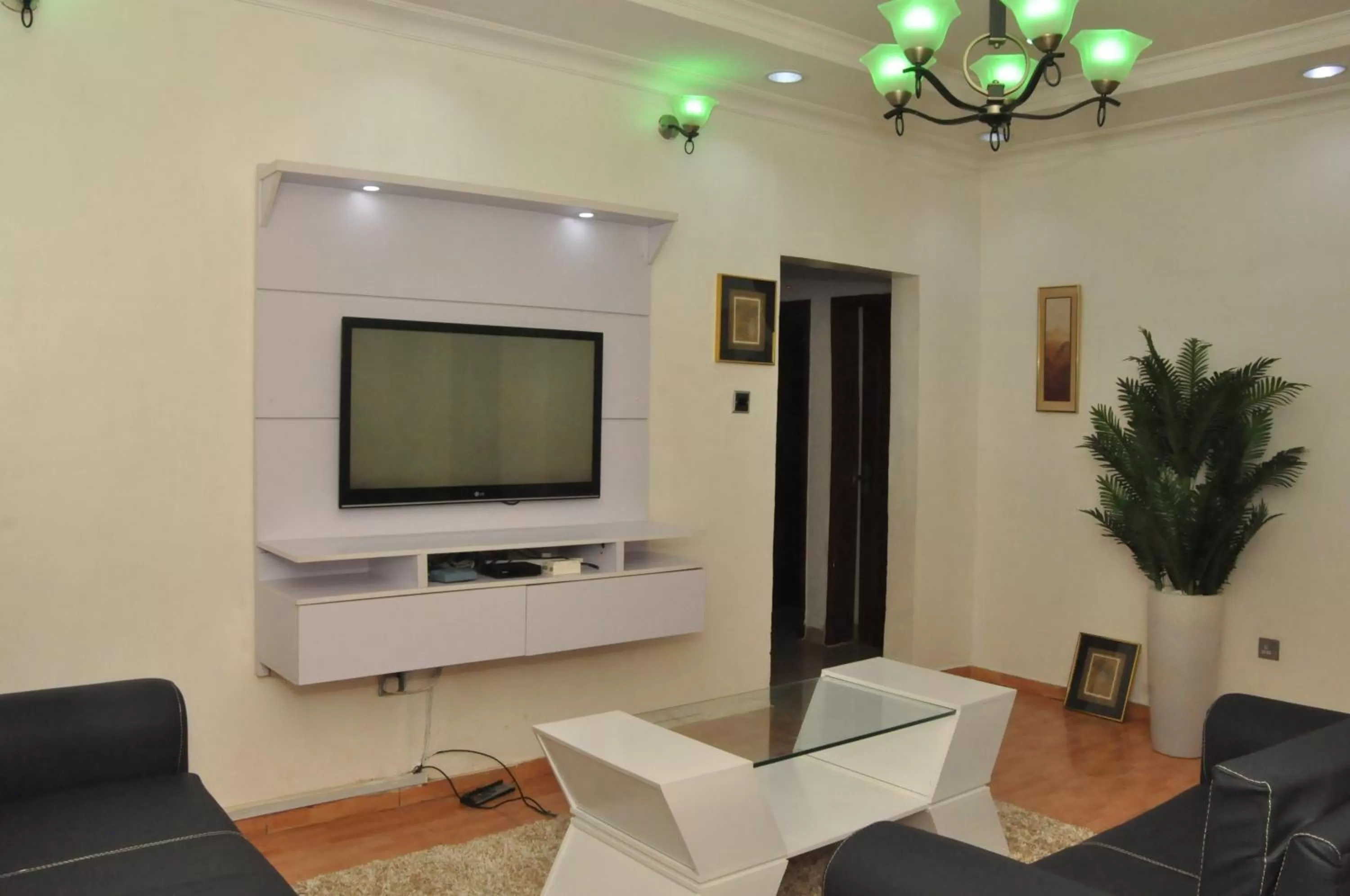 TV and multimedia, TV/Entertainment Center in Haute Aparthotel