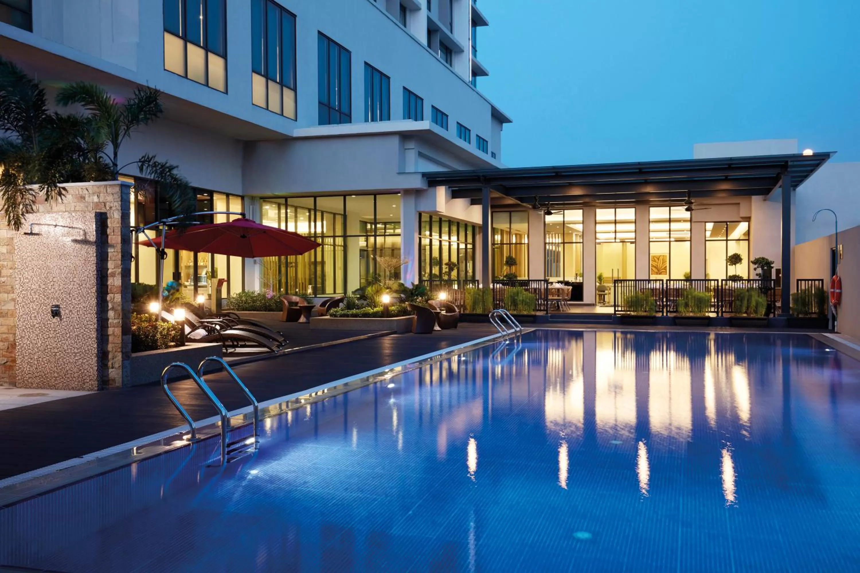 Swimming pool in Hilton Garden Inn Puchong