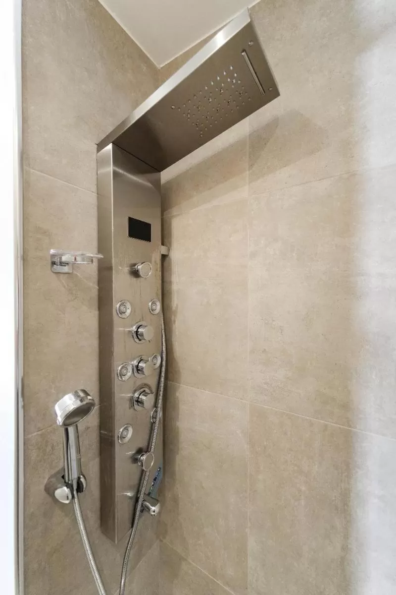 Bathroom in paradise suite