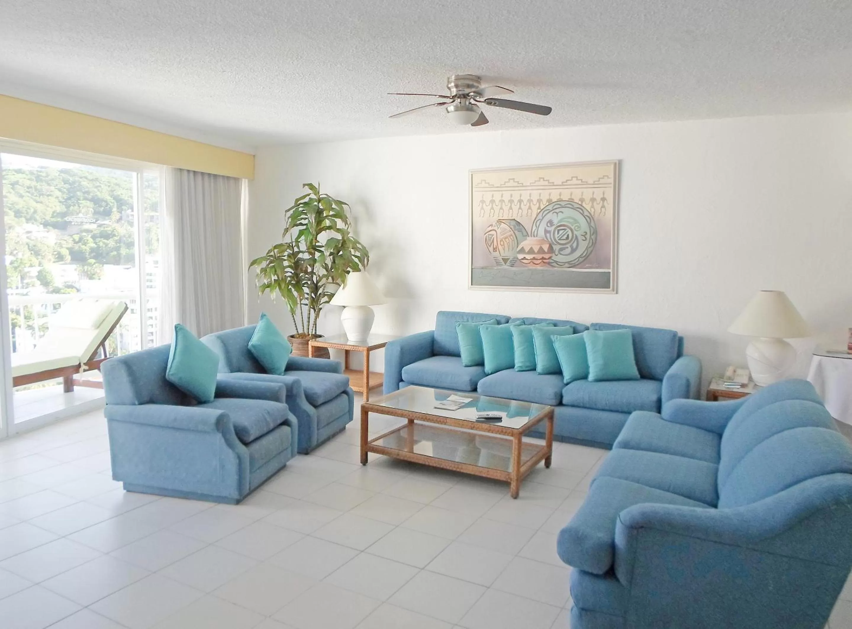 Seating Area in Calinda Beach Acapulco