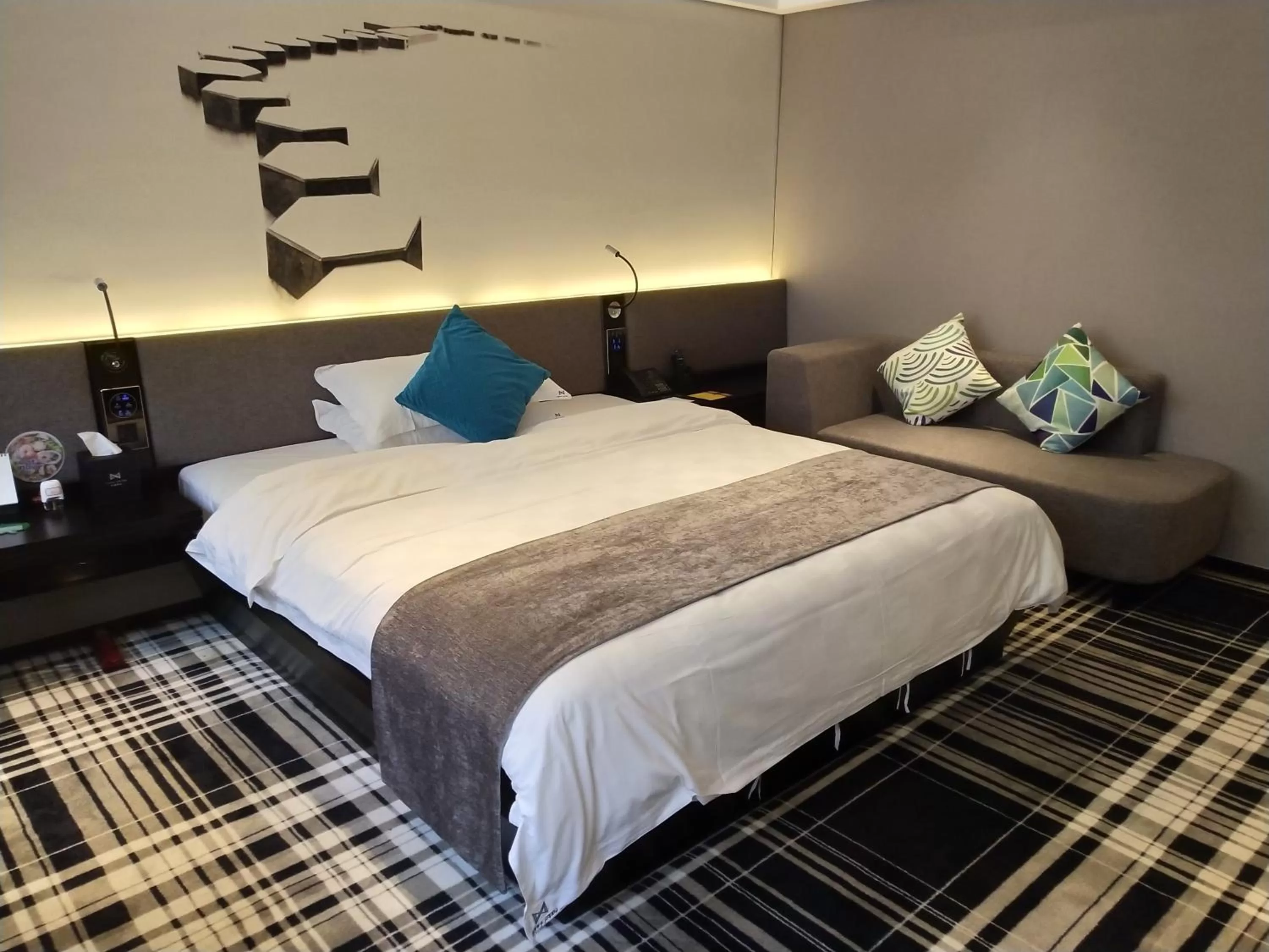 Photo of the whole room, Bed in Likto Hotel-Free Shuttle Bus to Canton Fair